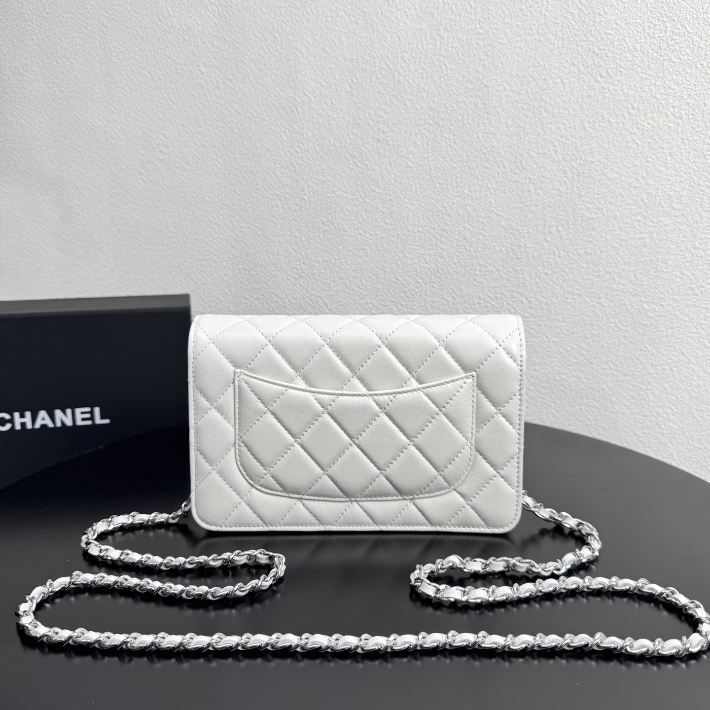 Classic Wallet on Chain（White） - Mocuir