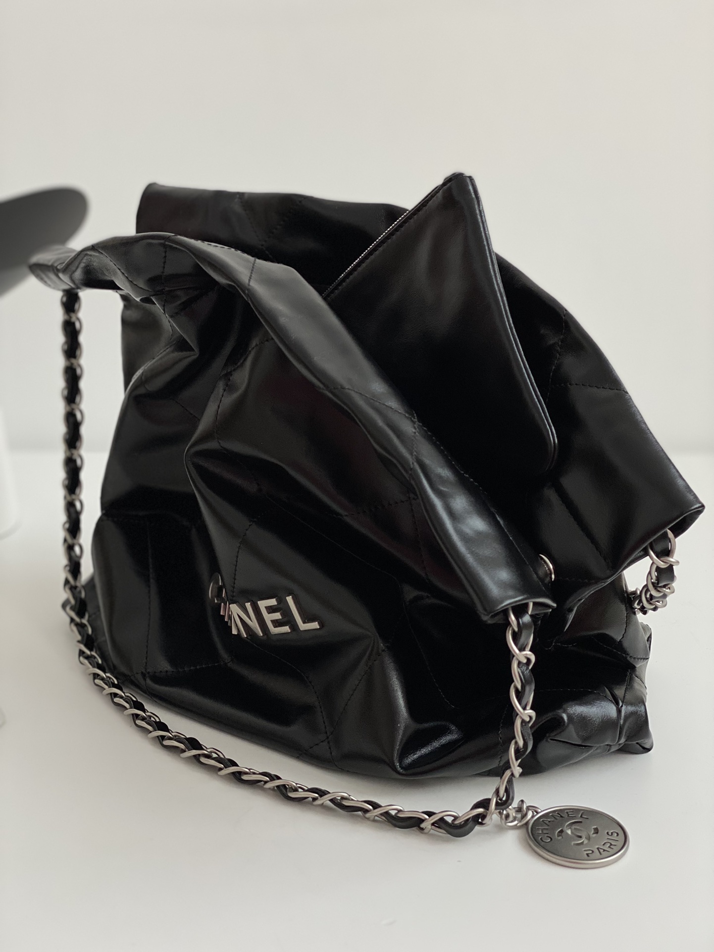 22 Bag Large Hobo in Black Shiny Calfskin with Silver-Tone Hardware - Mocuir