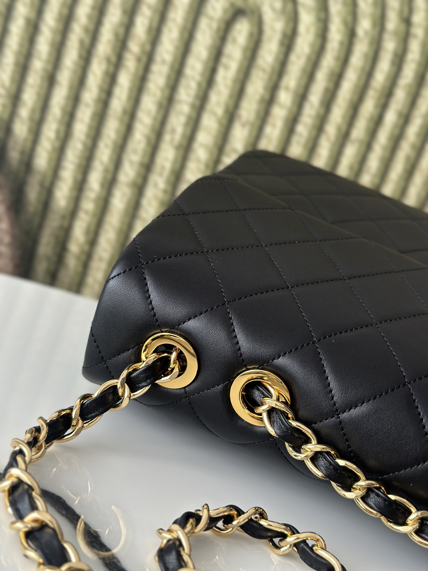 Classic Flap Jumbo Black Lambskin Bag (Model A58600) - Mocuir