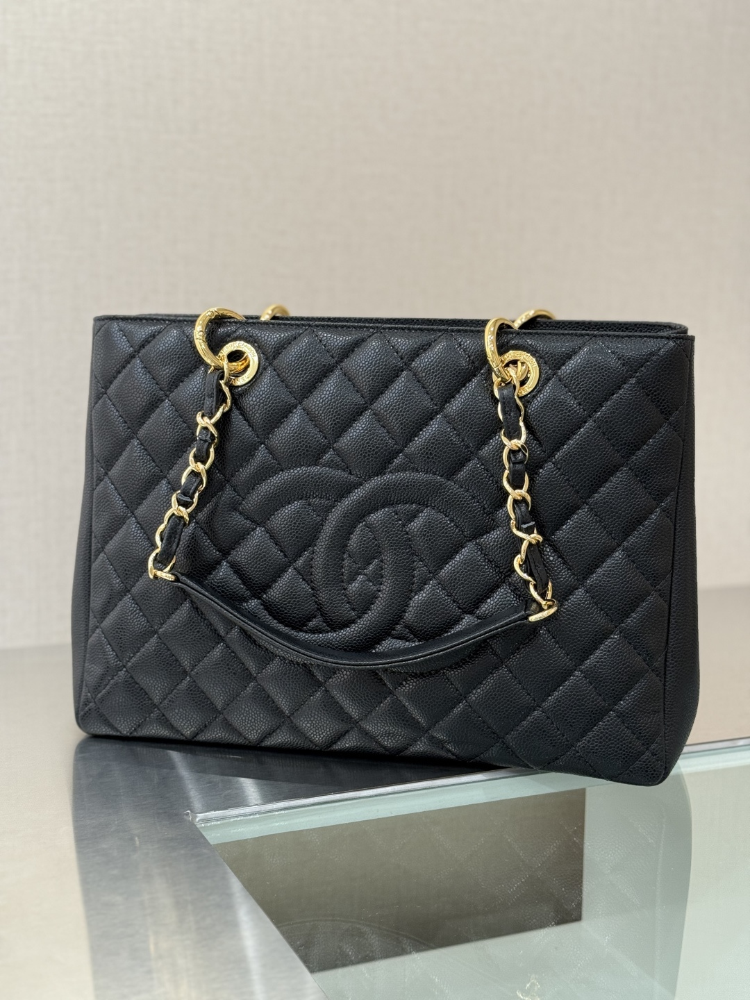 Grand Shopping Tote (GST) in Black Caviar Leather with Gold-Tone Hardware (Model A50995) - Mocuir