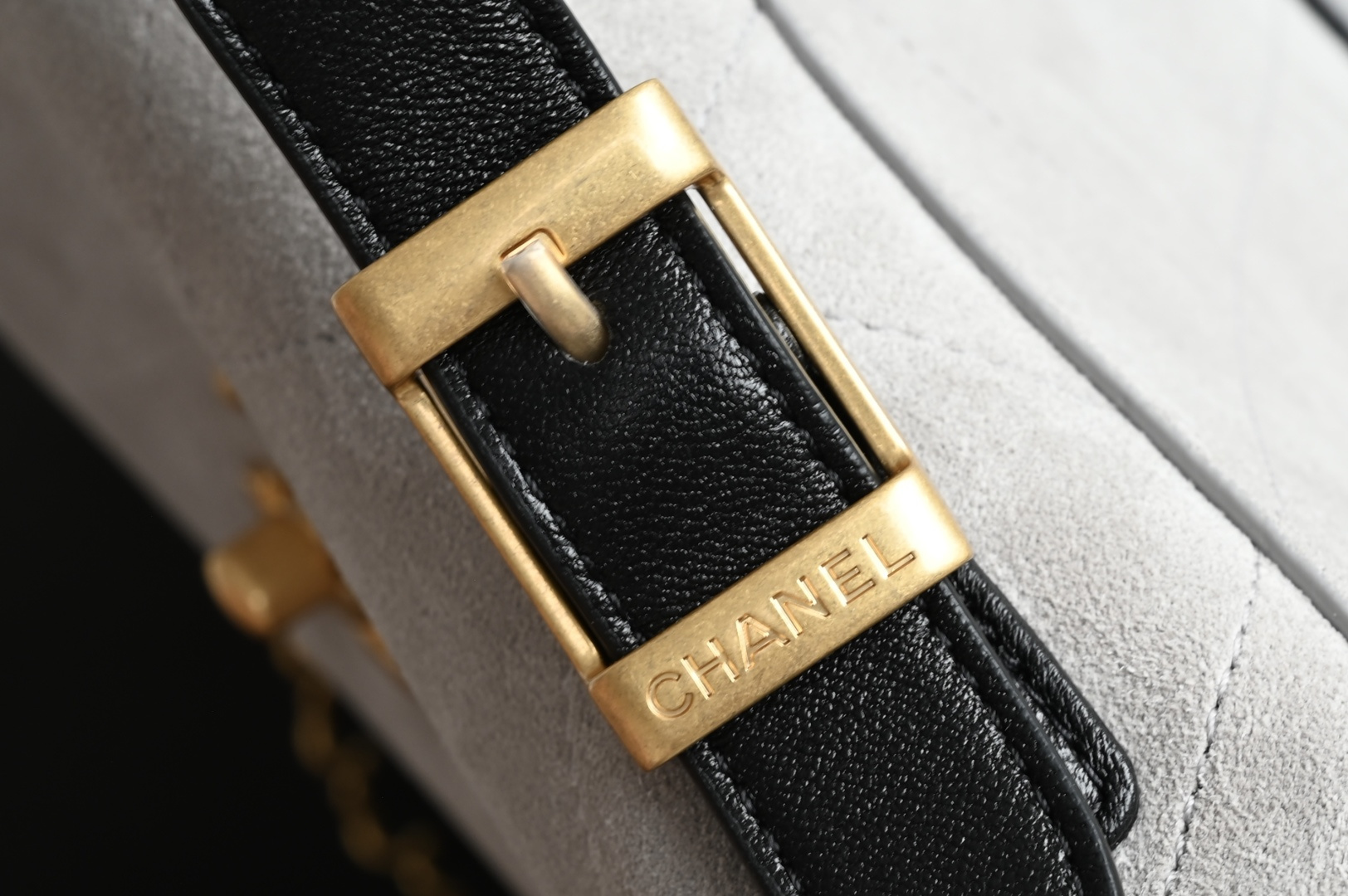 Large Flap Bag With Top Handle in Grey & Black Quilted Suede Lambskin and Shiny Lambskin with Gold-Tone Metal (Model AS5637) - Mocuir