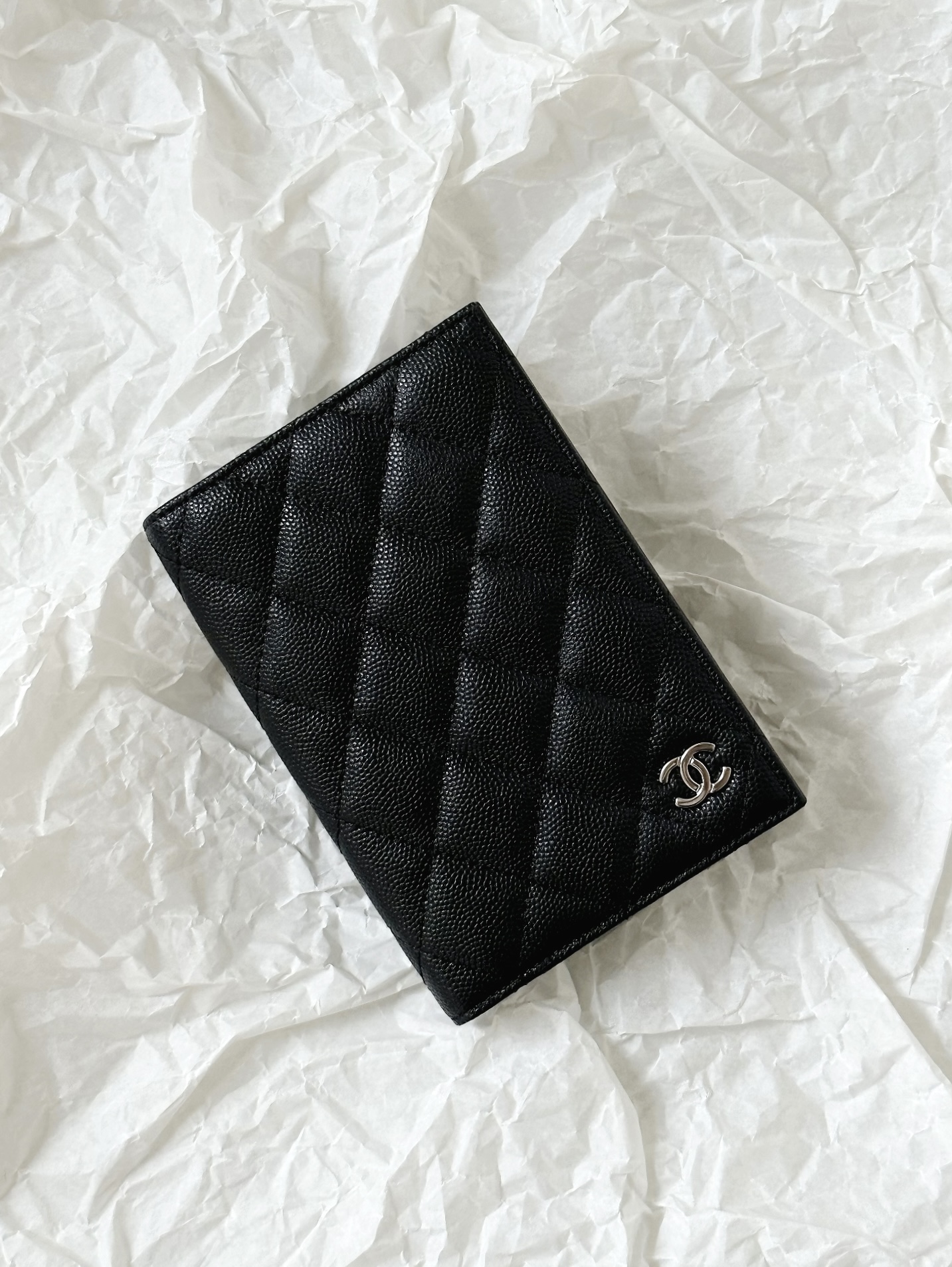 Classic Quilted Caviar Leather Passport Holder with Silver-Tone CC Logo - Mocuir