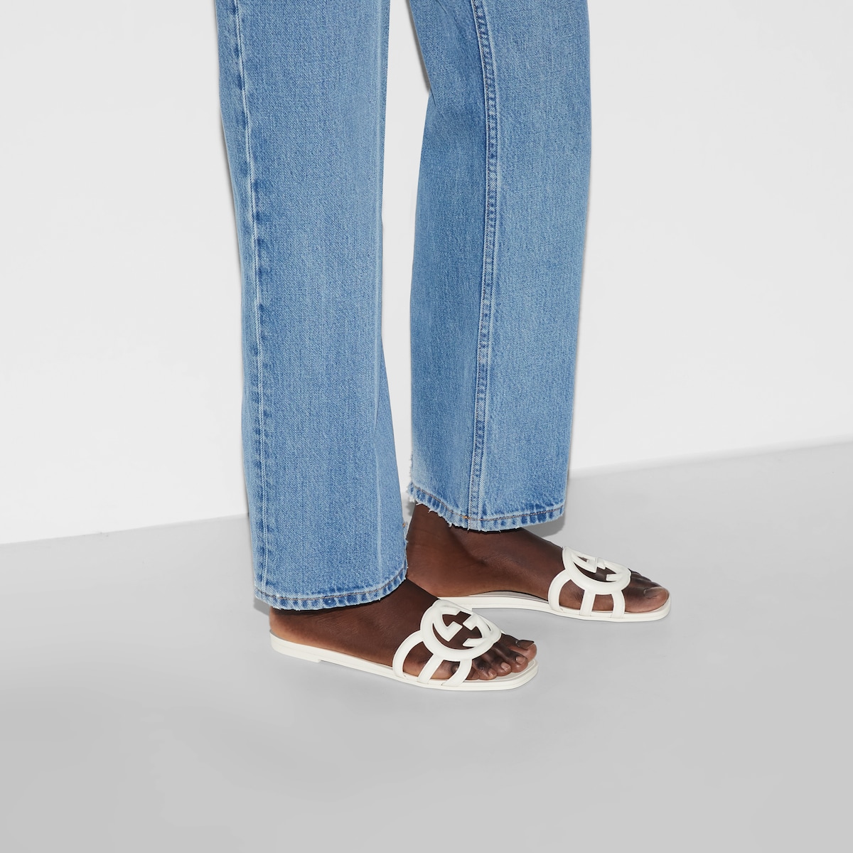 Womens Interlocking G slide sandal