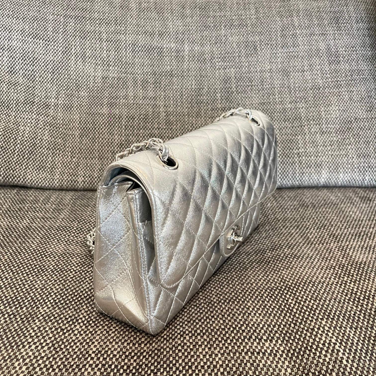 Classic Flap Quilted Metallic Lambskin Shoulder Bag in Silver (Silver Hardware) - Mocuir