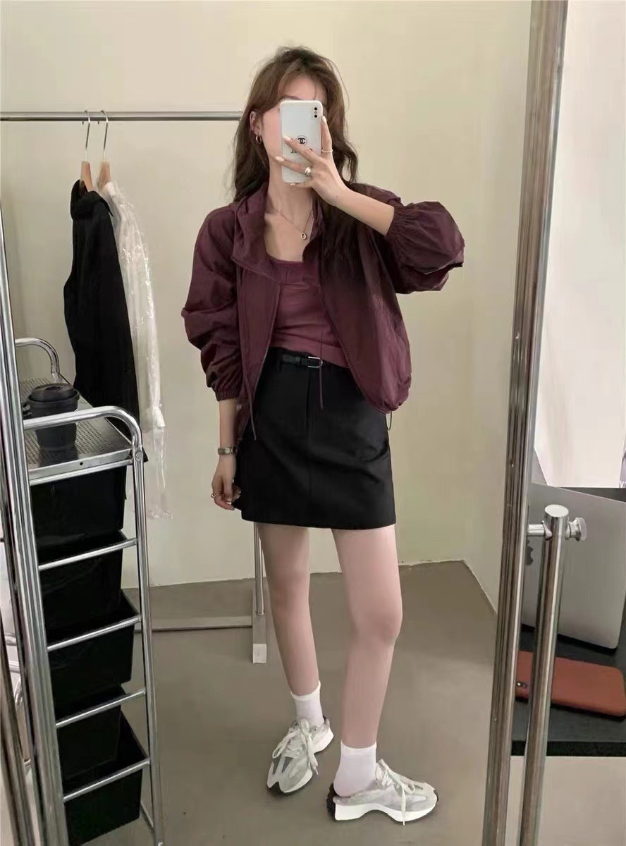 Women's short hooded sunscreen coat