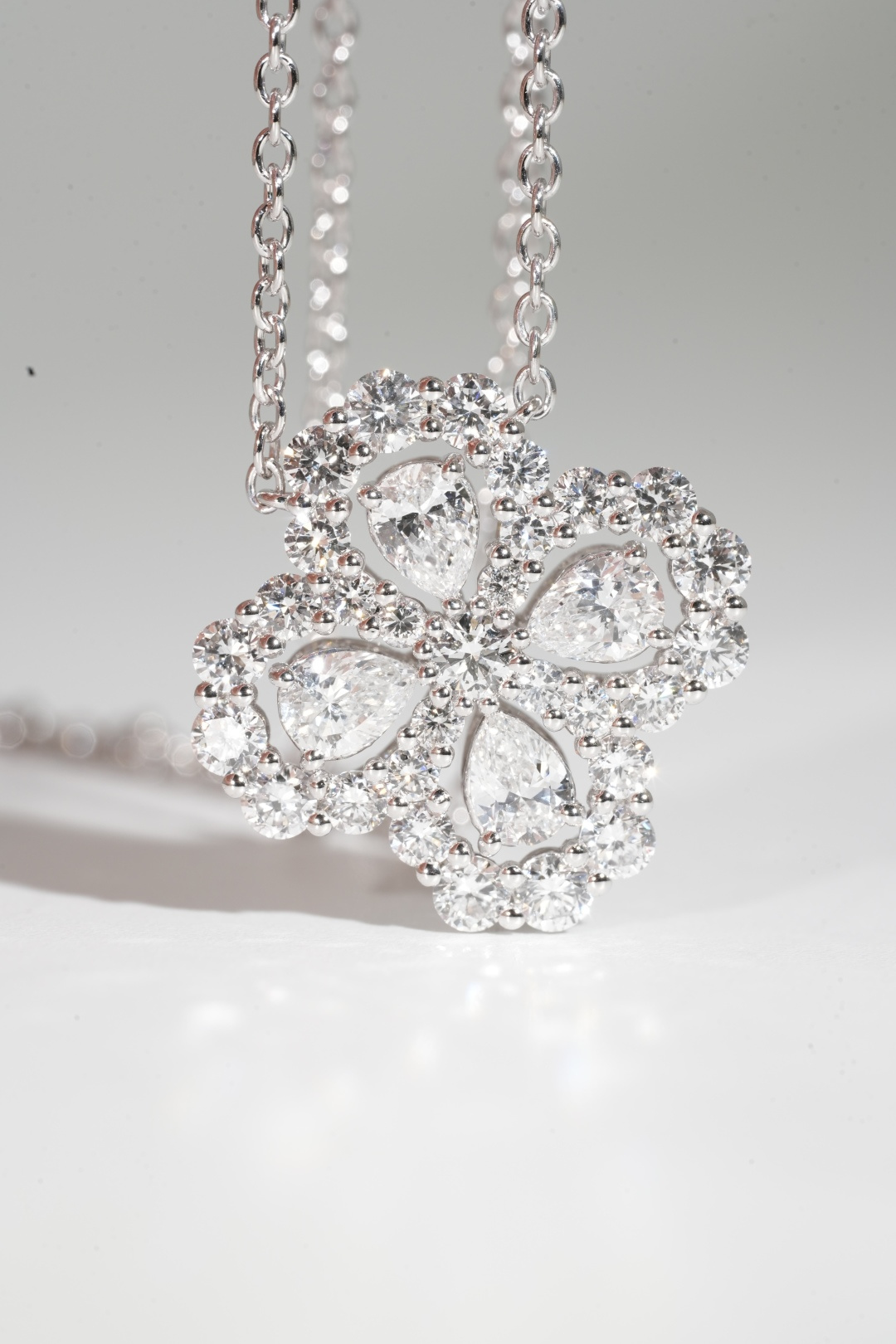 Full diamond four-leaf clover pendant necklace