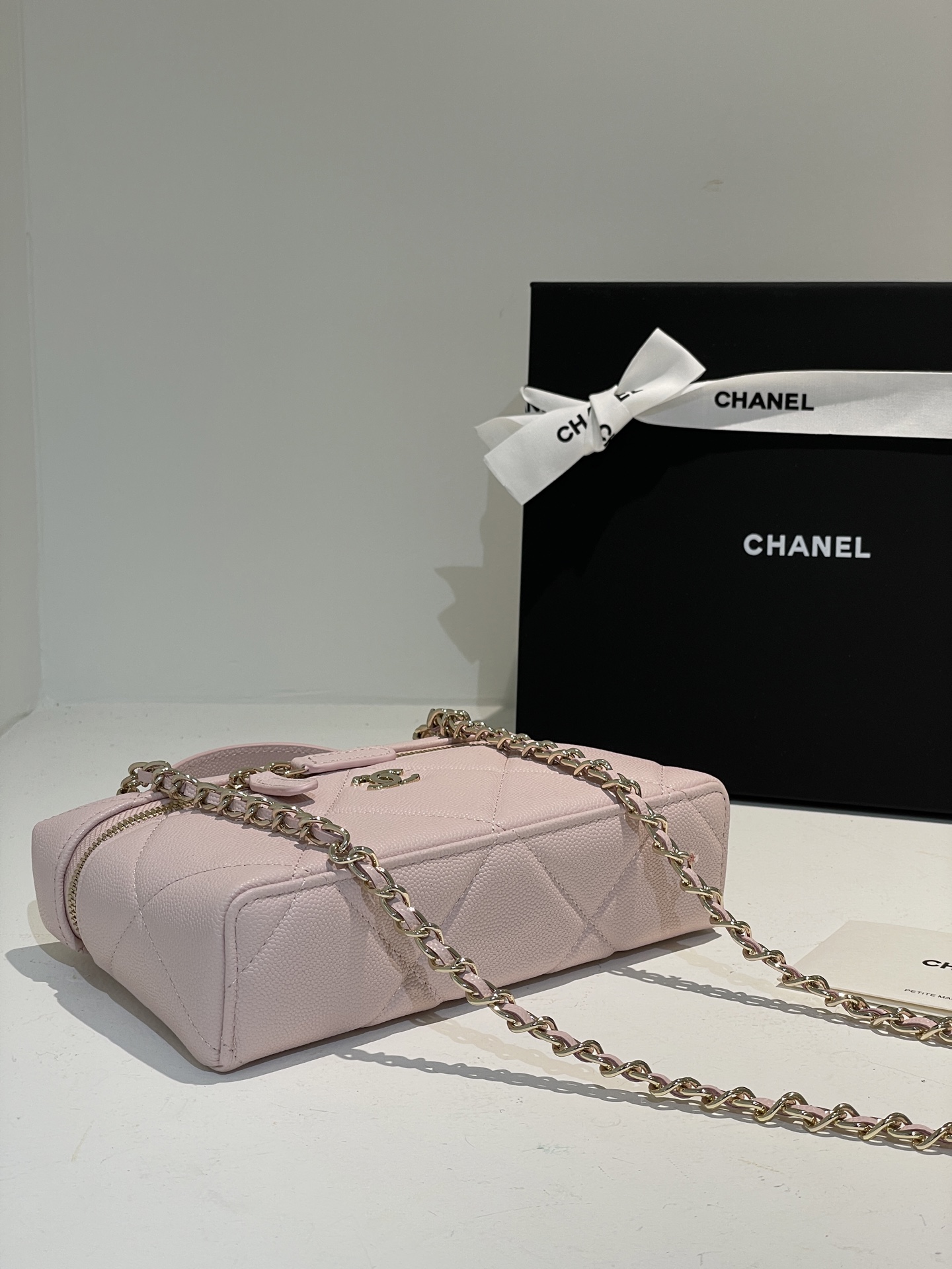 Light Pink Quilted Caviar Calfskin Vanity Case with Top Handle and Gold-Tone Chain Strap - Mocuir