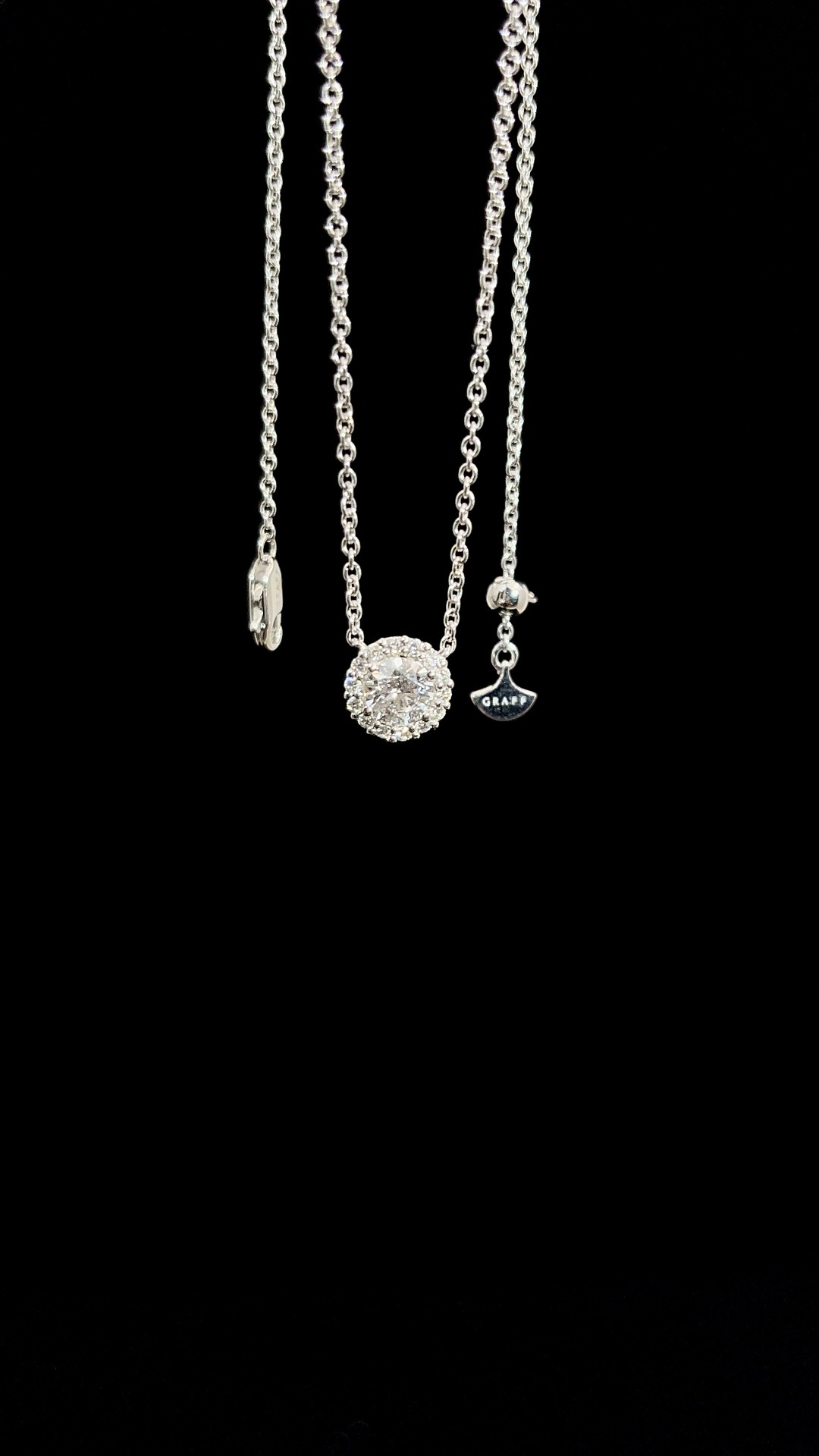 Single Diamond Round Pendant Necklace