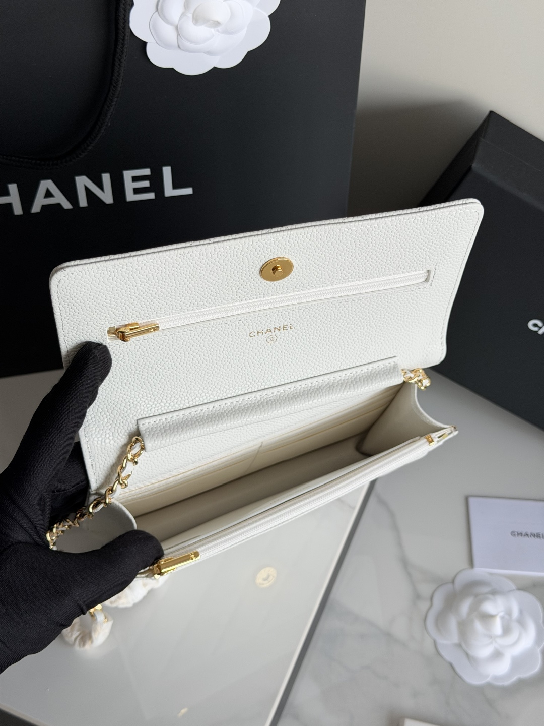 25C/26C Wallet On Chain（White） - Mocuir