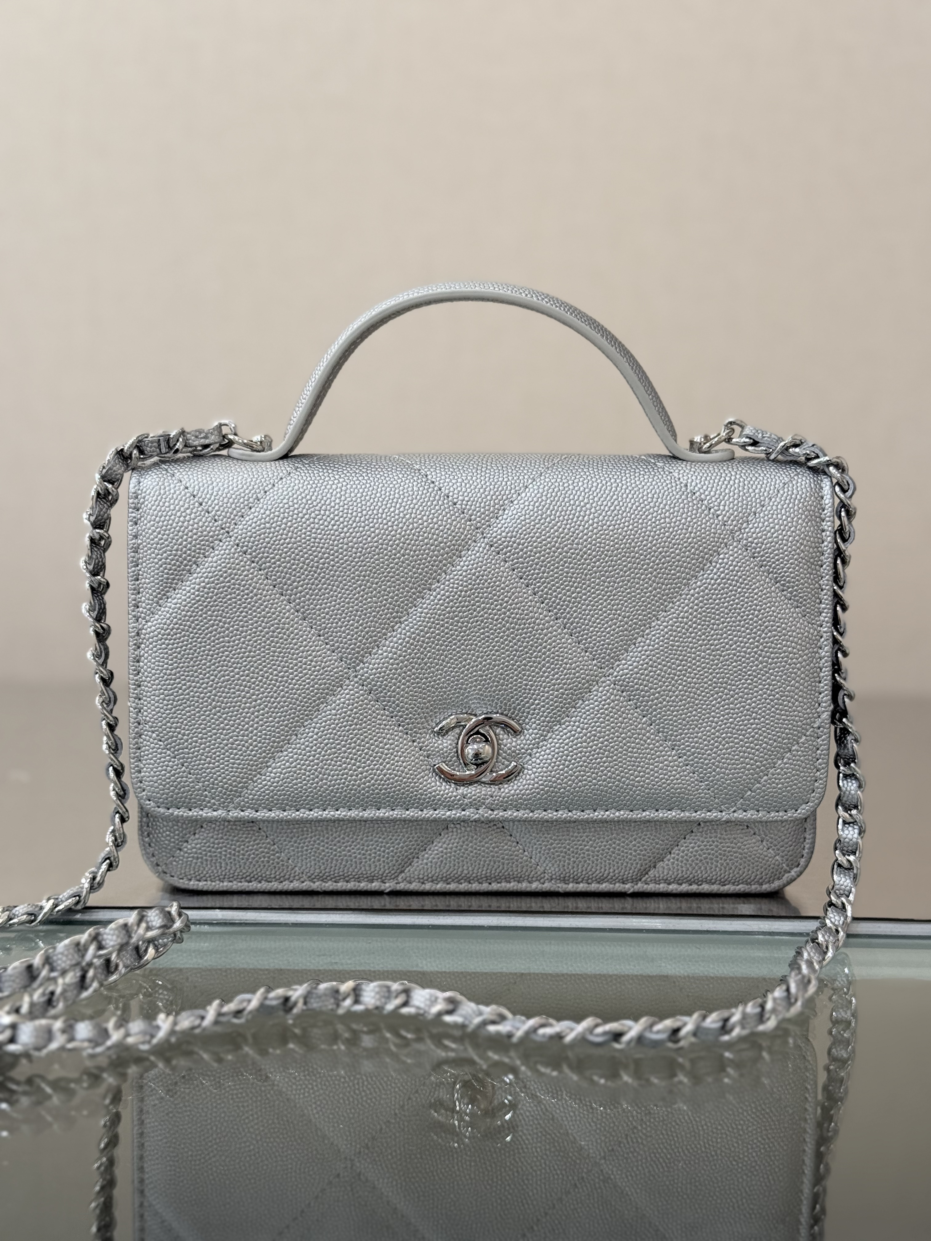 Black Quilted Caviar Calfskin Vanity Case with Top Handle and Gold-Tone Chain Strap - Mocuir