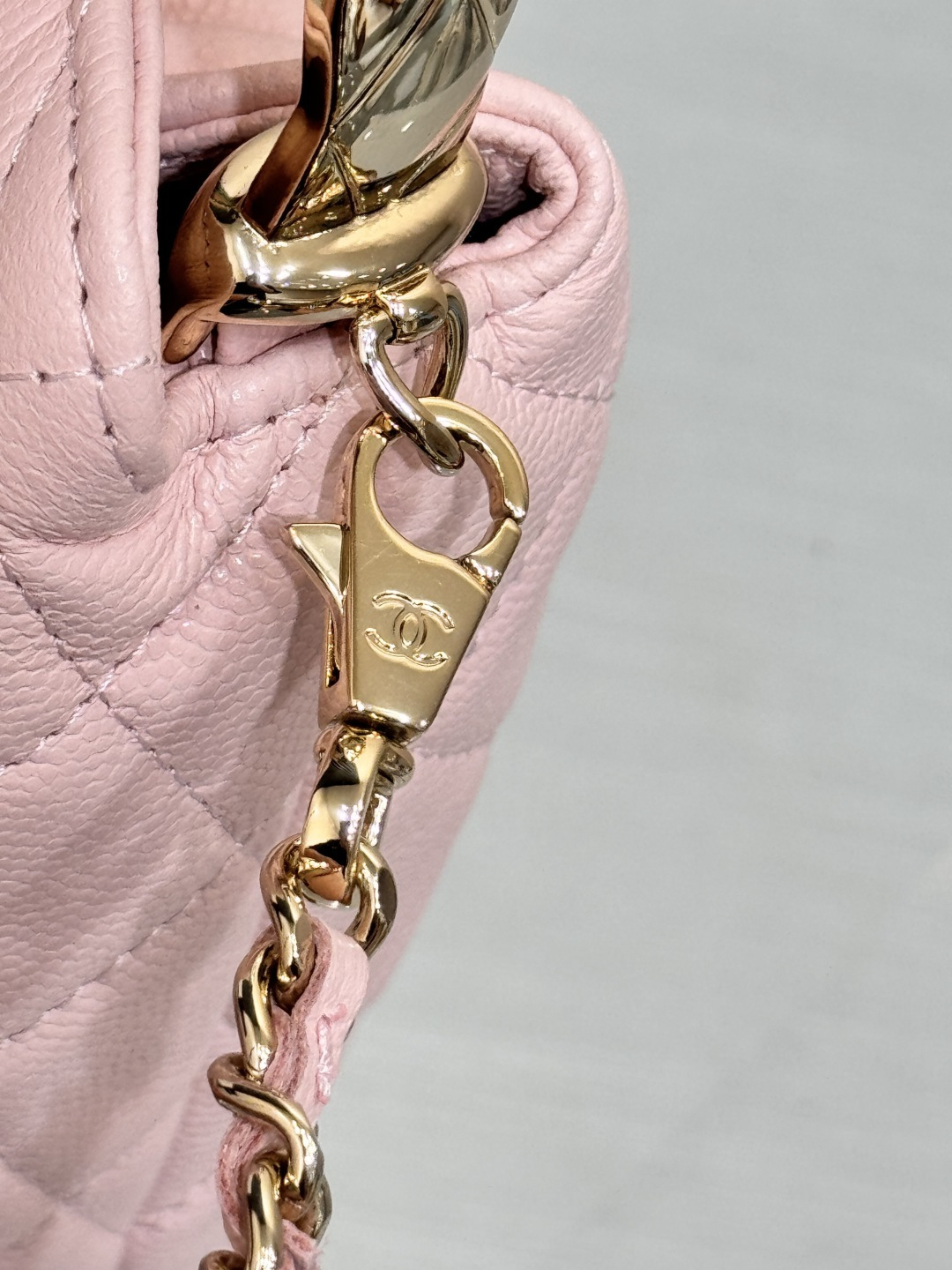 Metal Handle Bucket Bag（Pink） - Mocuir
