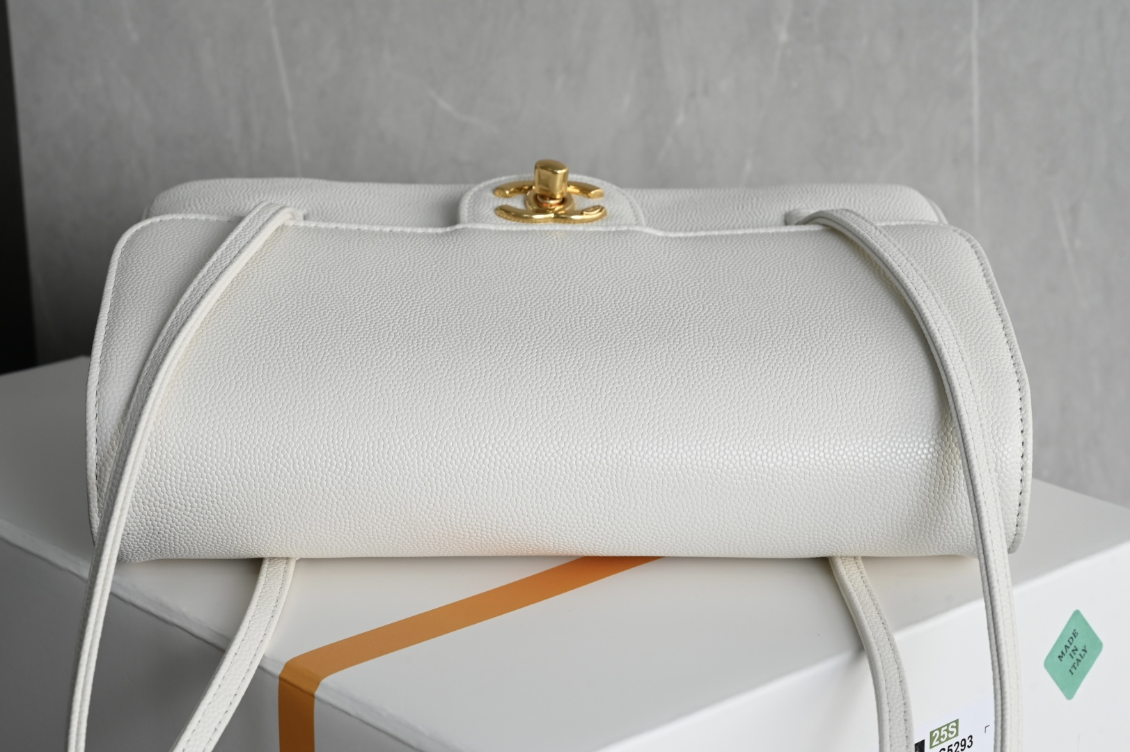 26P Preppy Coco Large Flap Bag in White Grained Shiny Calfskin with Gold-Tone Hardware - Mocuir