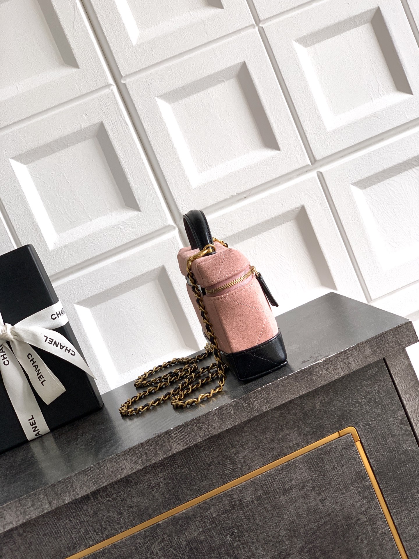 Small Vanity Case with Top Handle (Suede & Lambskin) - Mocuir