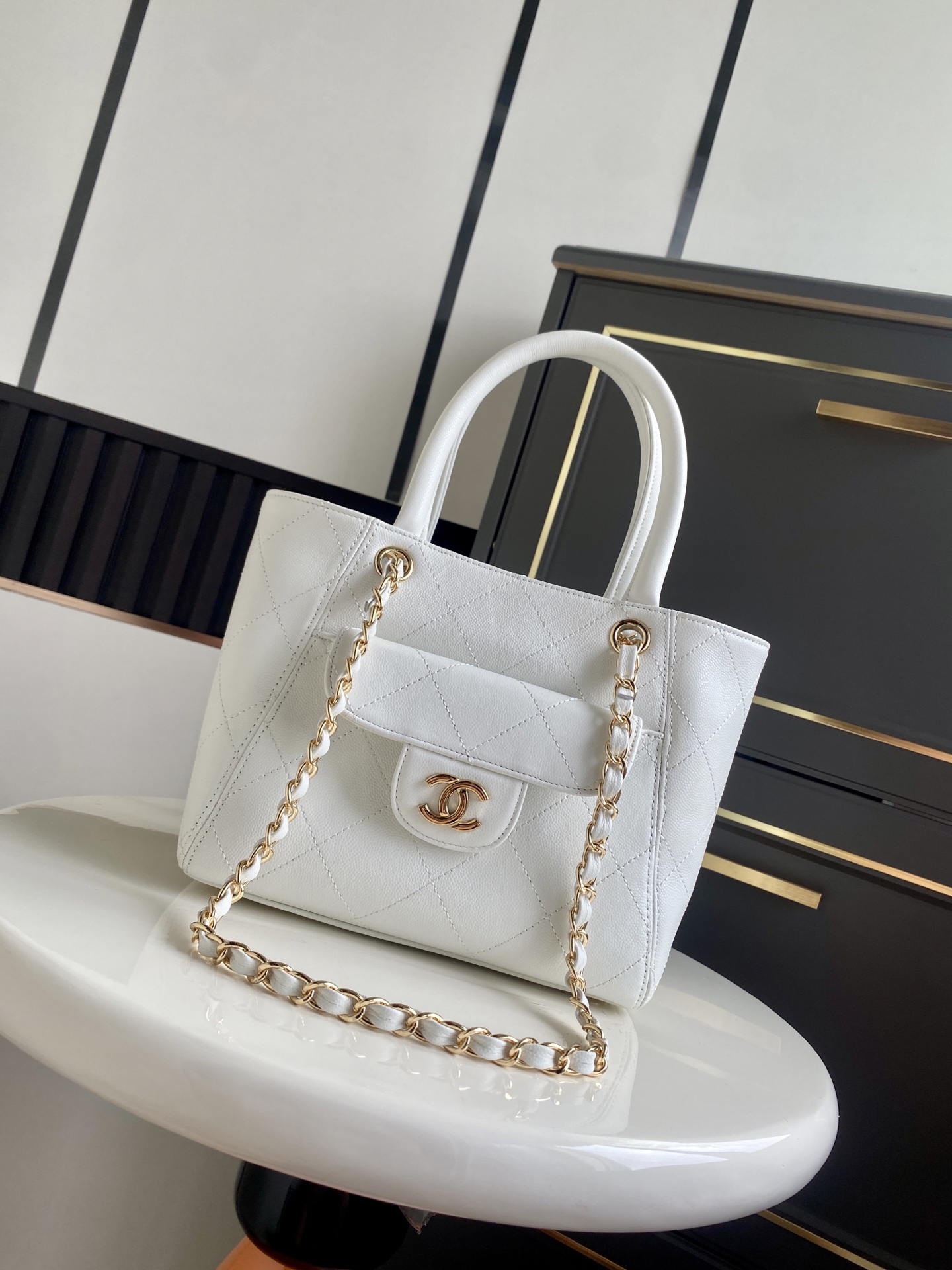 Cruise 2026 White Quilted Caviar Calfskin Mini Tote Bag with Gold-Tone Hardware - Mocuir