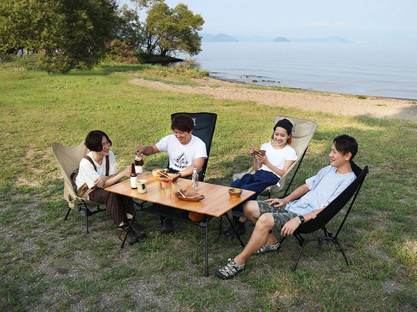 Kyanary Table