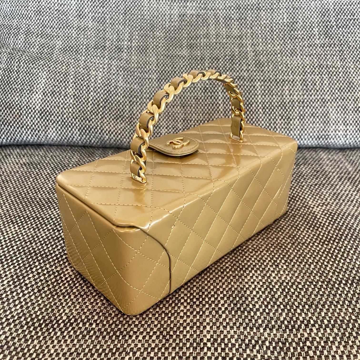 25C Long Quilted Patent Leather Vanity Case in Beige - Mocuir