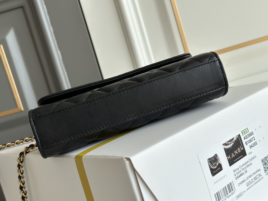 23B Mini Flap Bag with Pearl Handle in Black Quilted Lambskin with Gold-Tone Hardware (Model AS3980) - Mocuir