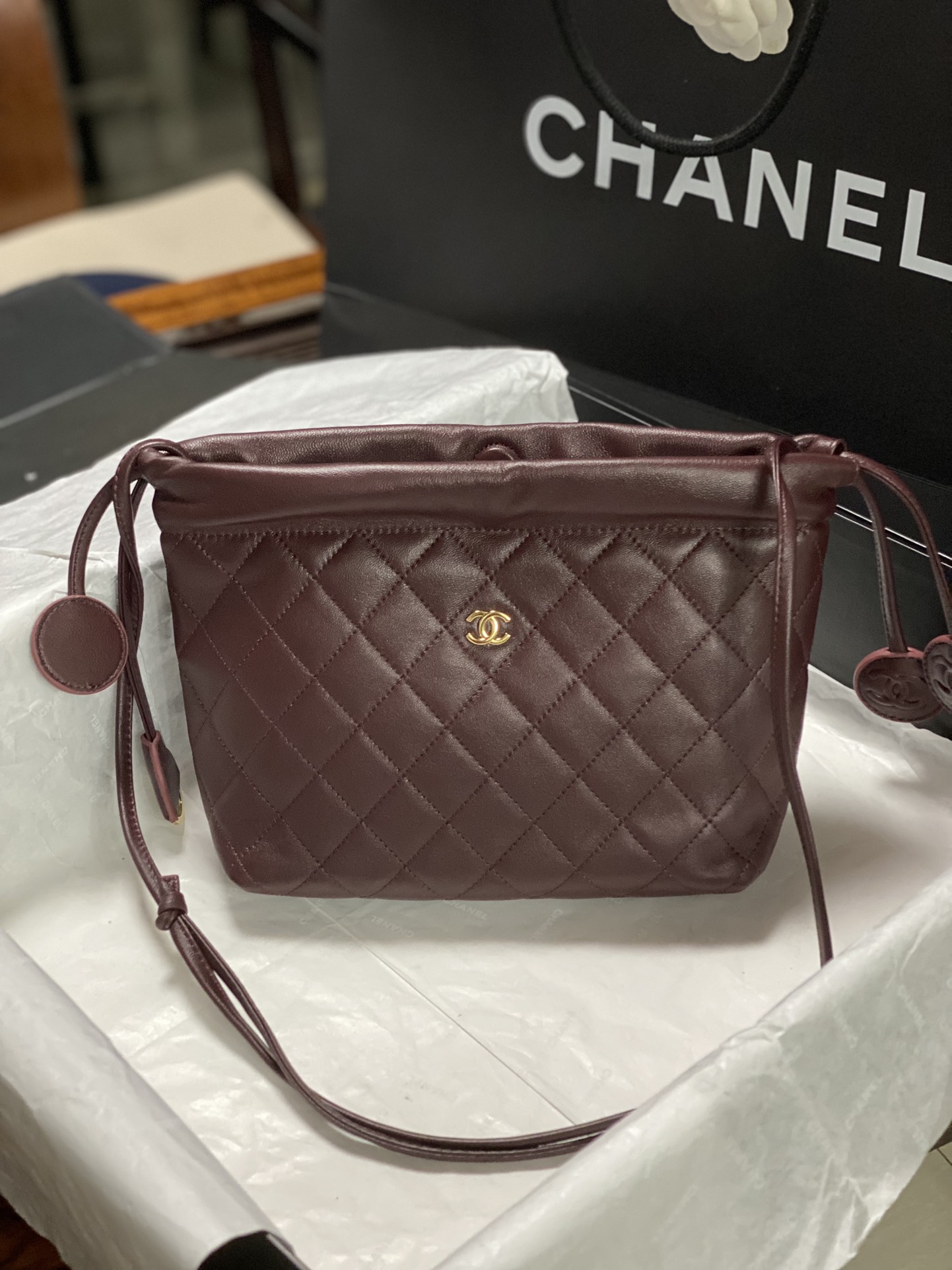 26C Burgundy Quilted Lambskin Drawstring Bucket Bag with Gold Hardware - Mocuir