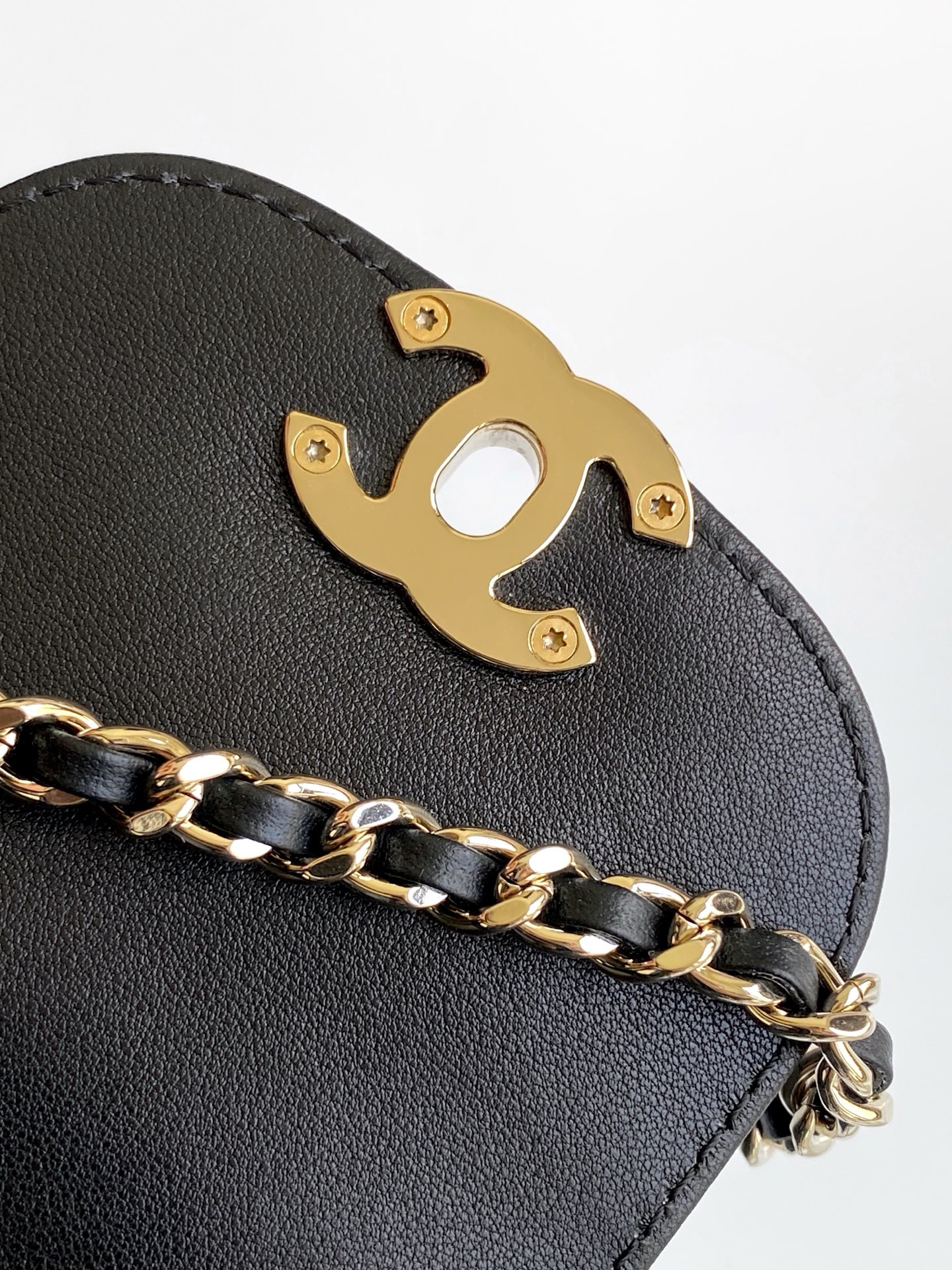 26C Mini Top Handle Flap Bag (Kelly Bag) in Black Quilted Patent Calfskin with Light Gold-Tone Hardware - Mocuir