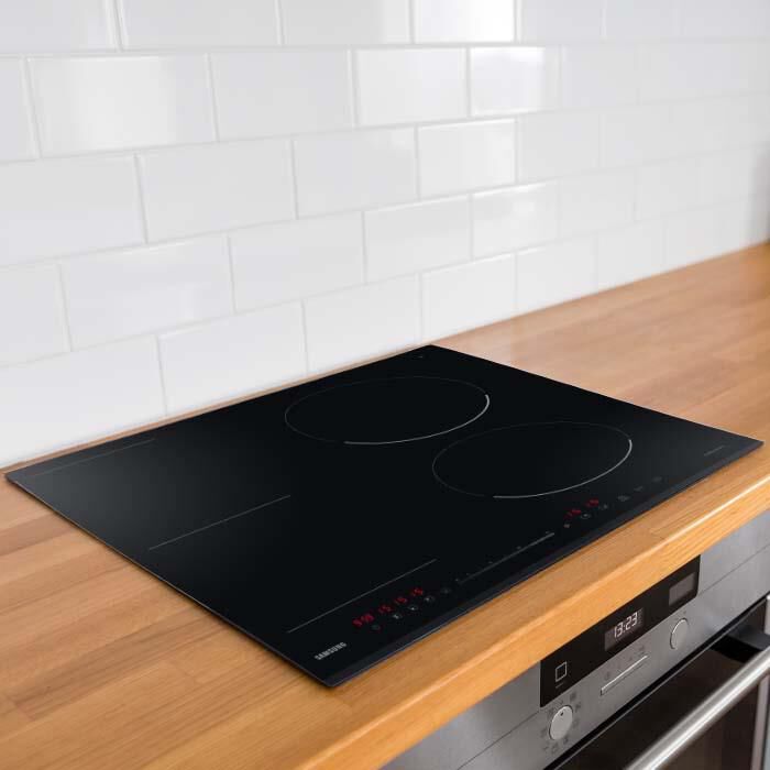 SAMSUNG - Piano cottura induzione NZ64R3747BK/UR 56 cm-VETROCERAMICA NERO