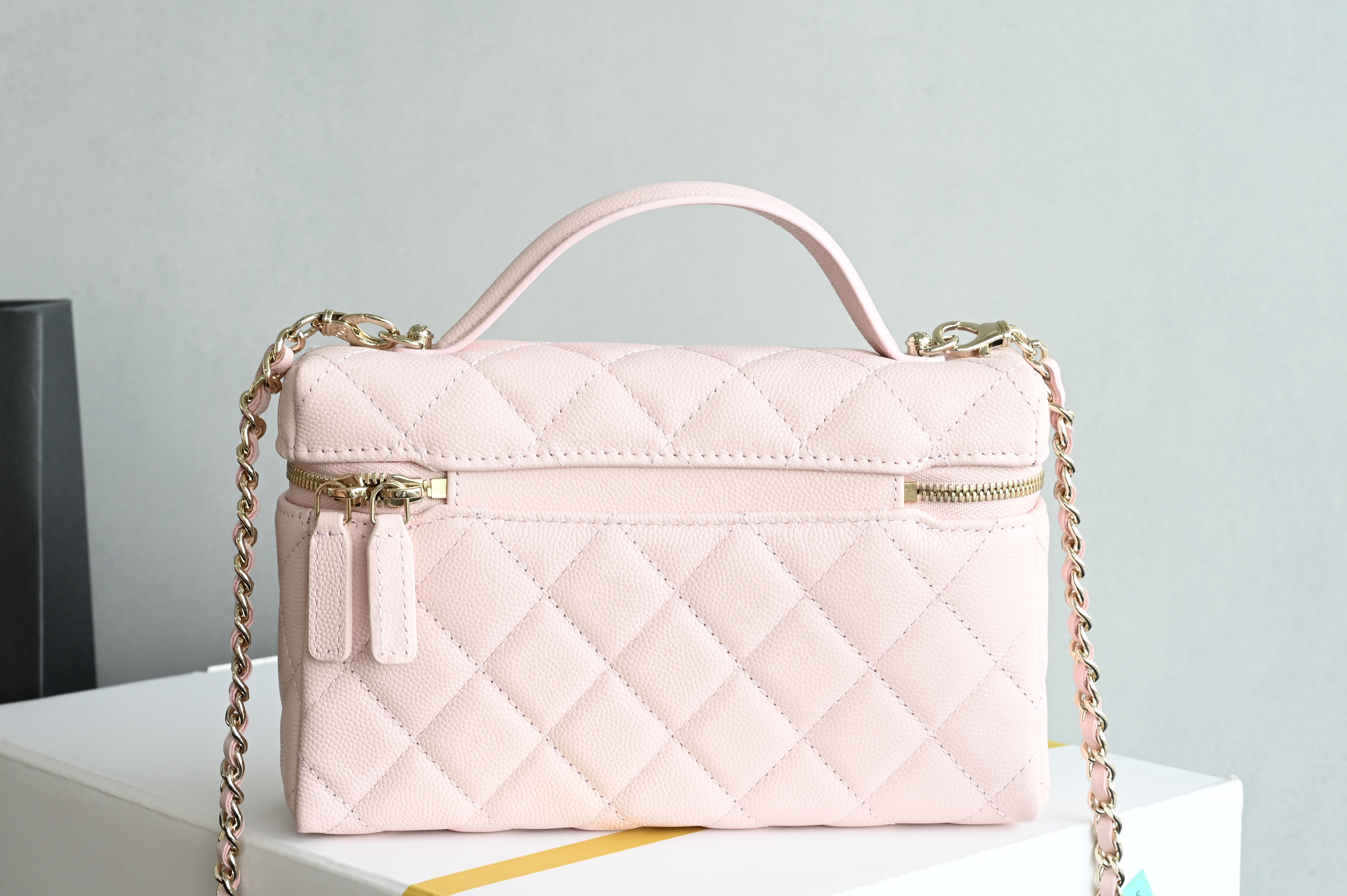 Small Vanity Case (LP Lunch Box Bag) in Sakura Pink Quilted Caviar Calfskin with Light Gold-Tone Hardware (25S Collection) - Mocuir