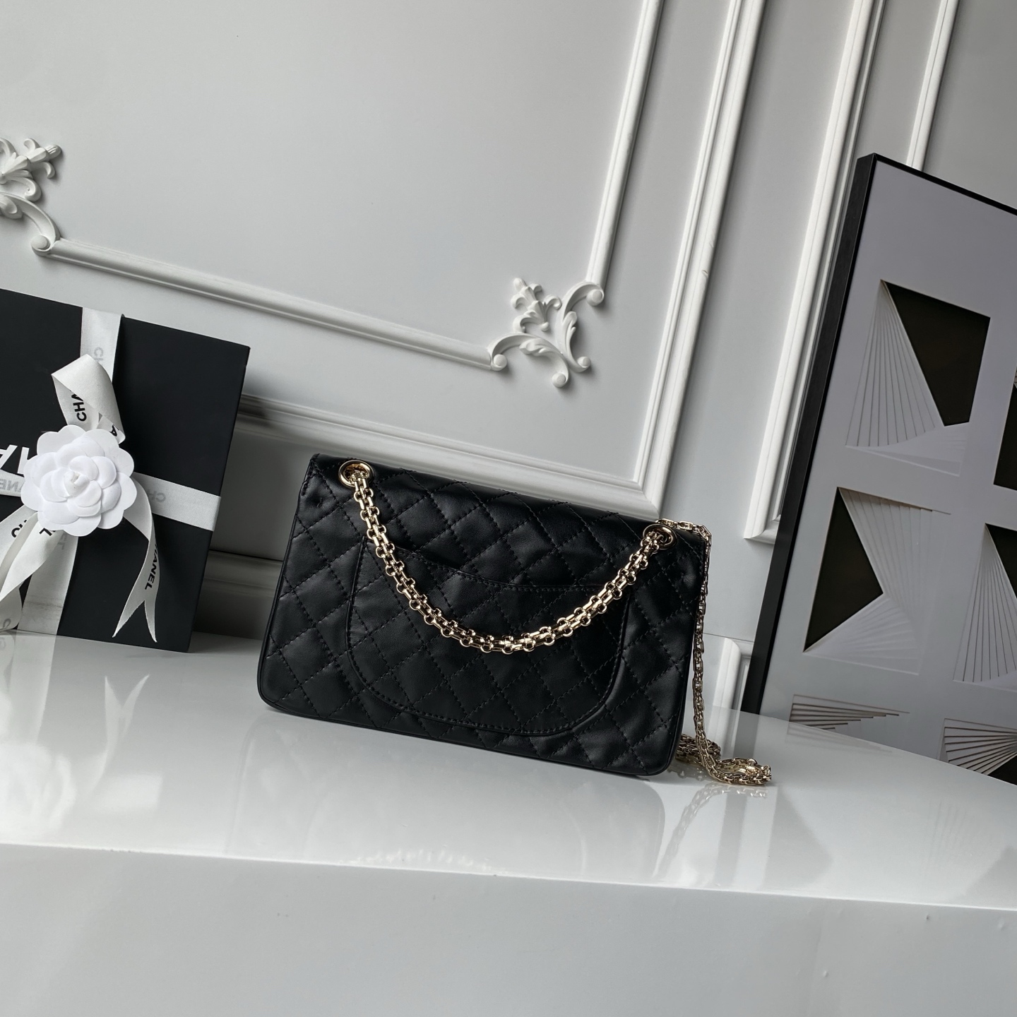 2.55 Reissue Black Quilted Calfskin Flap Handbag with Light Gold-Tone Hardware - Mocuir