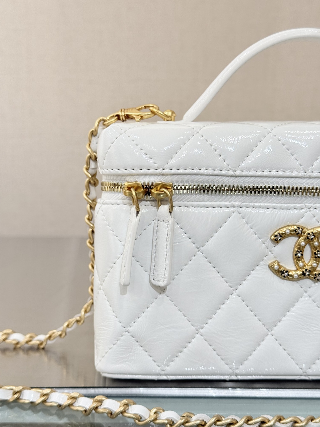 Classic Vanity Case with Pearl CC（White） - Mocuir