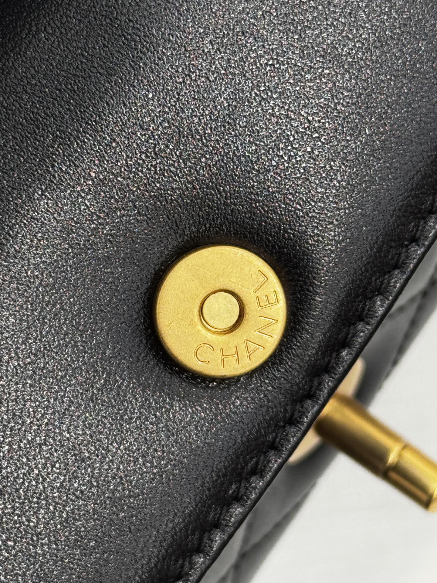 Pearl Handle Flap Bag - Mocuir