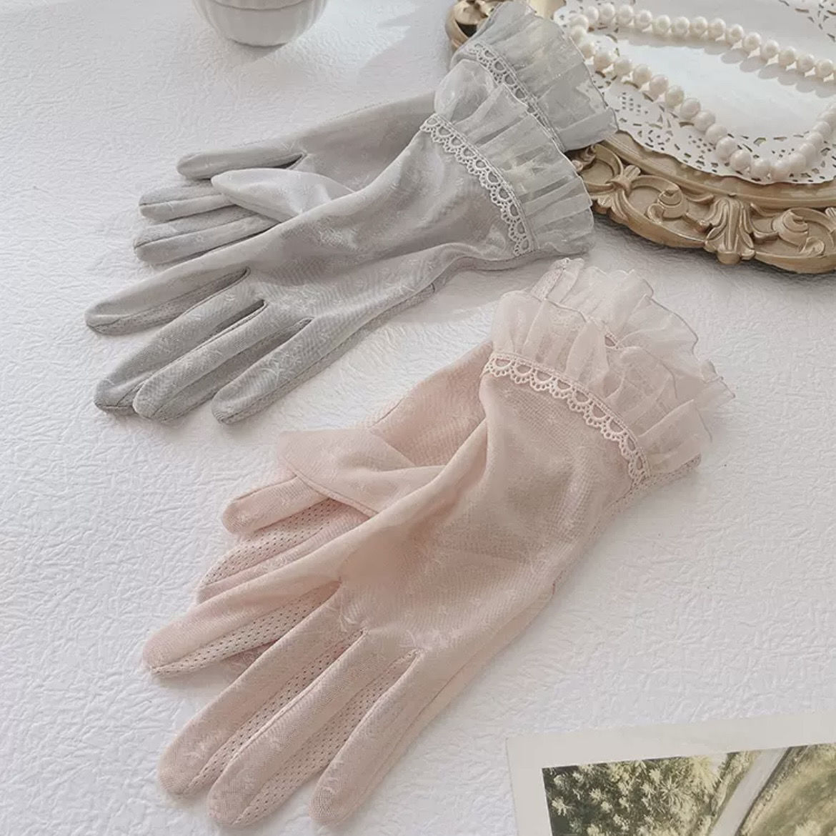 Sunscreen gloves