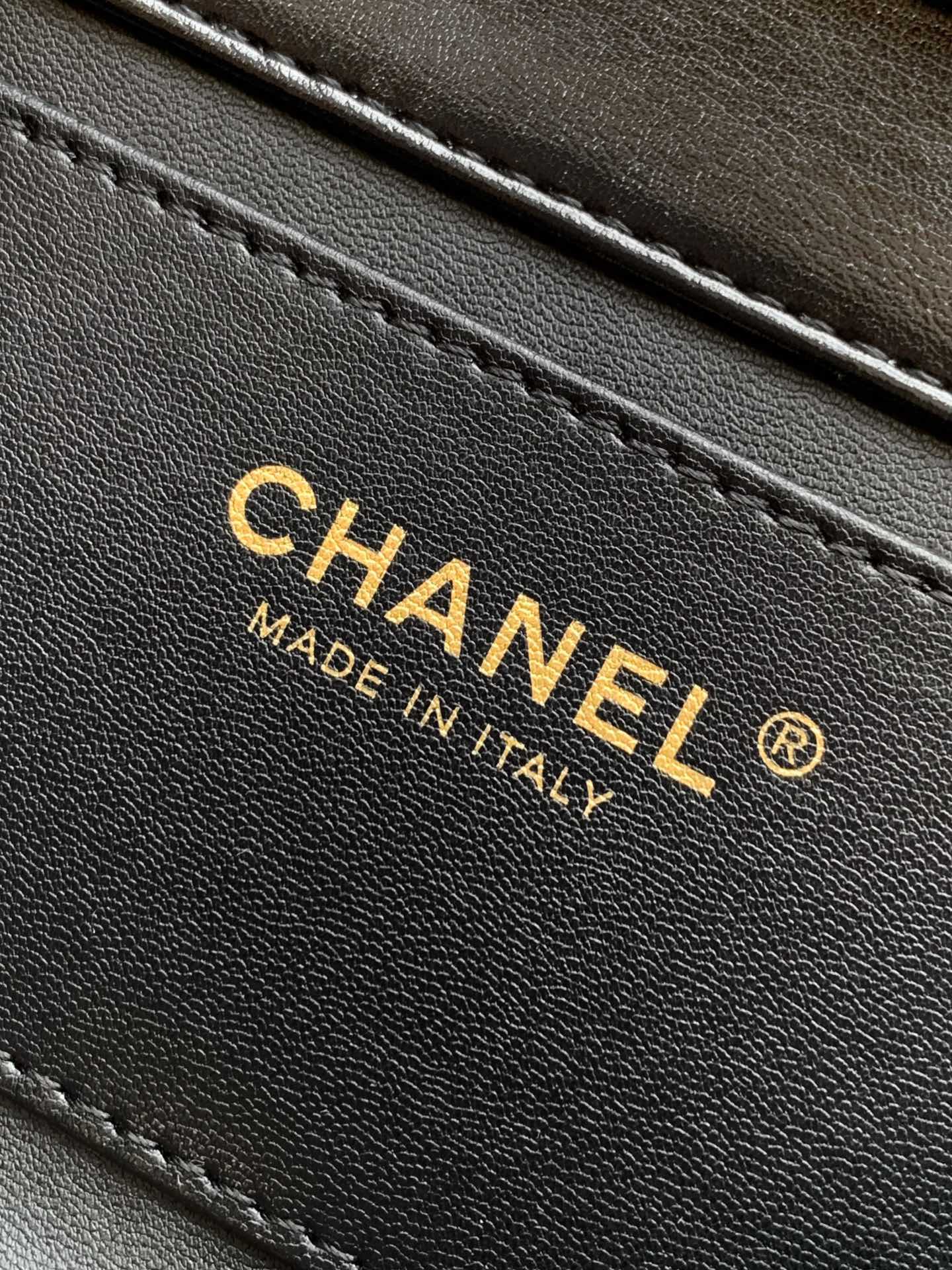 24C Bow Bag Clutch with Chain in Black Quilted Lambskin with Light Gold-Tone Hardware - Mocuir