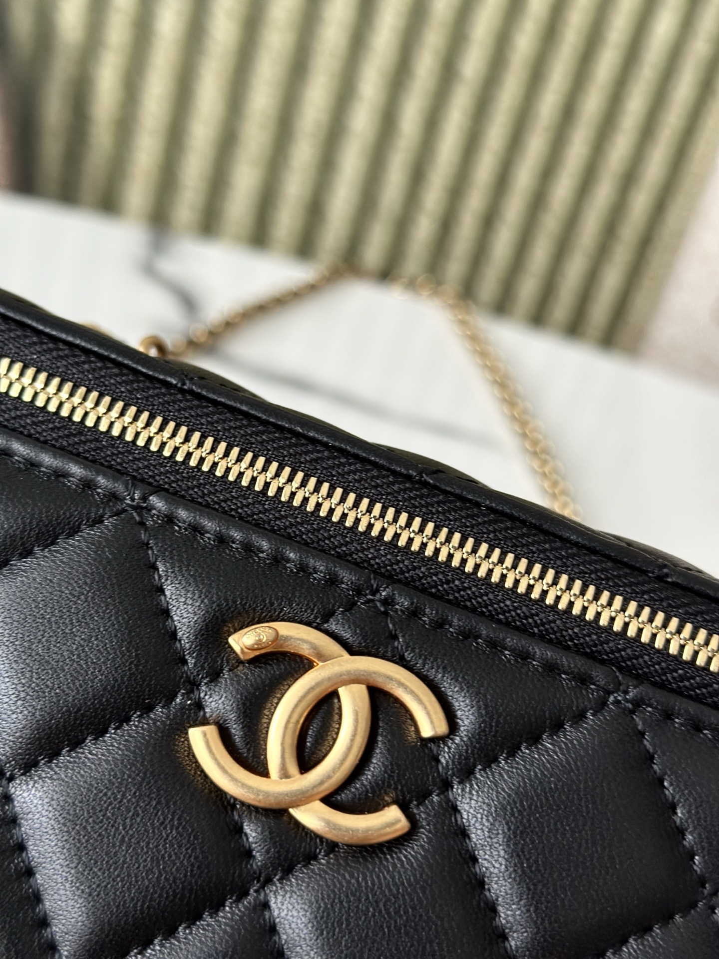 Mini Vanity Case with CC Charms - Mocuir