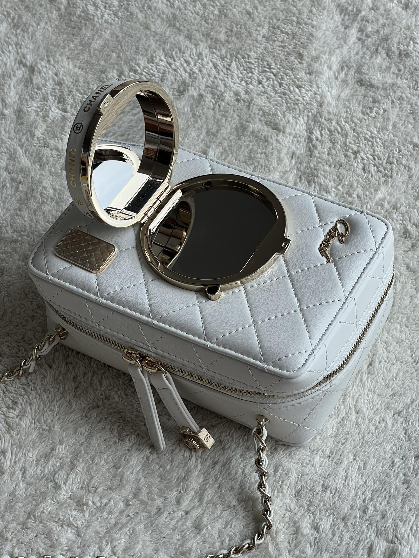 Camera Bag in White Quilted Lambskin with Pale Gold-Tone Hardware, Spring-Summer 2024 (AS4817) - Mocuir