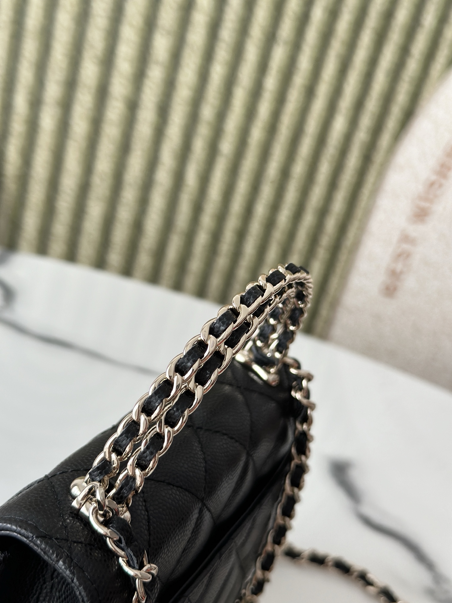 25c/26c Small Envelope Flap Bag with Chain Handle - Mocuir