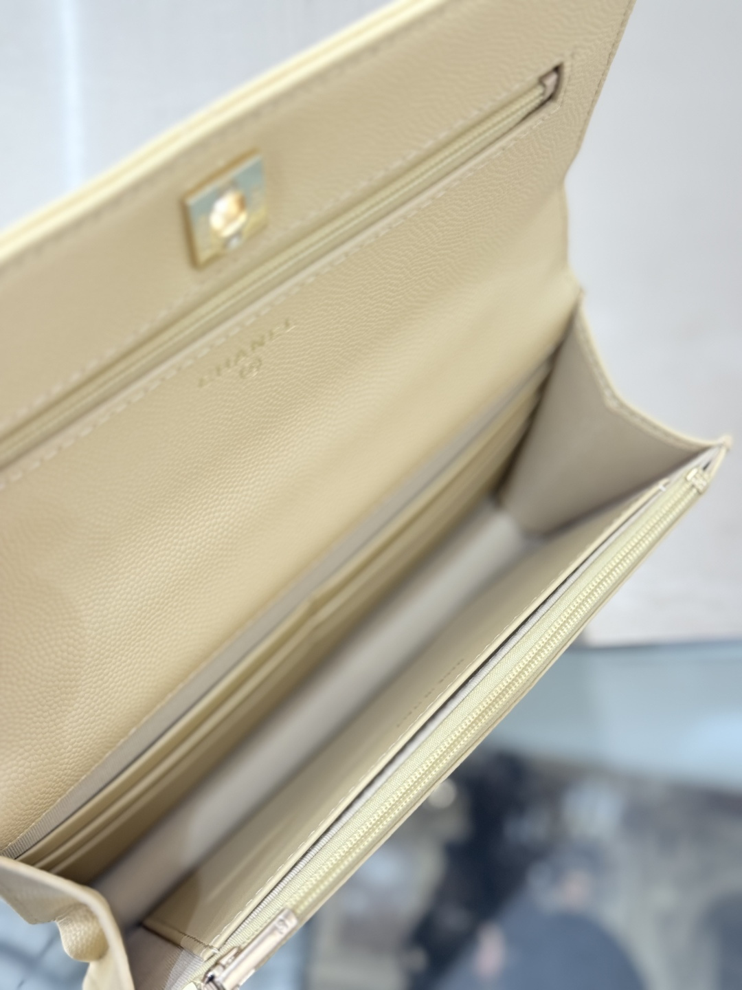 Classic Wallet On Chain with Top Handle（Light Khaki） - Mocuir