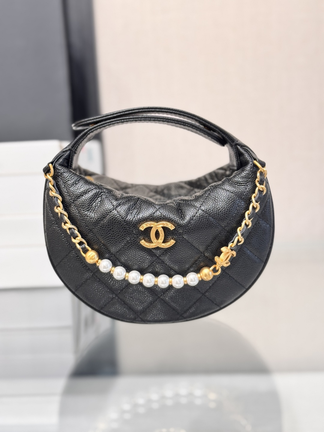 24C Pearl Chain Hobo Bag（Black） - Mocuir