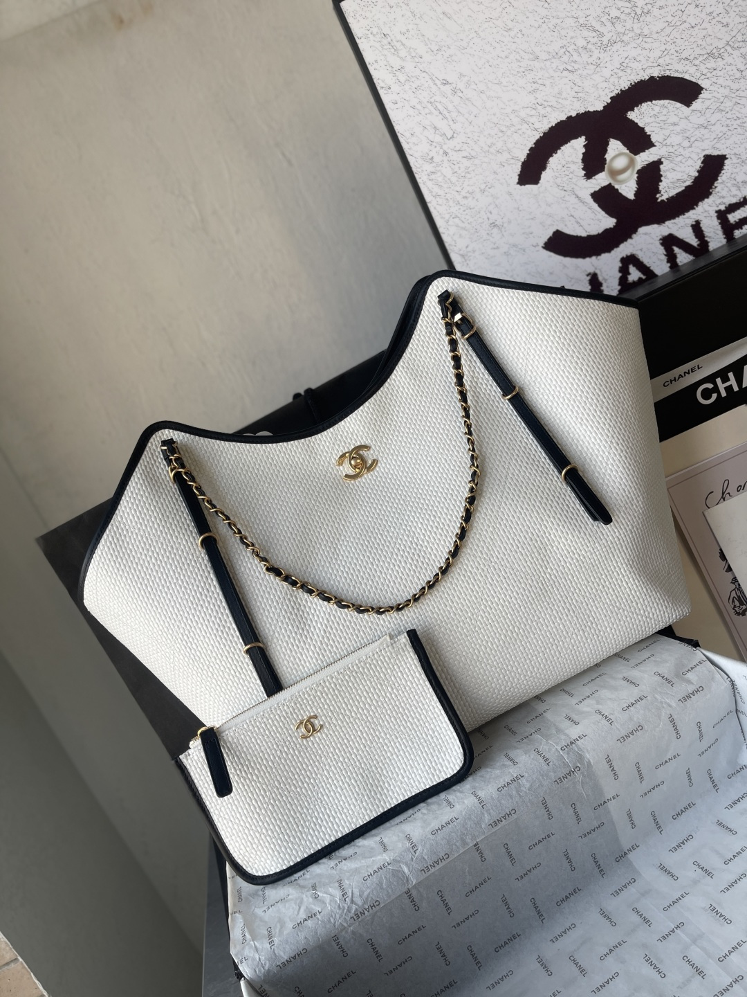 25C Woven Straw Large Tote Handbag with Black Calfskin Trim and Gold-Tone Hardware - Mocuir