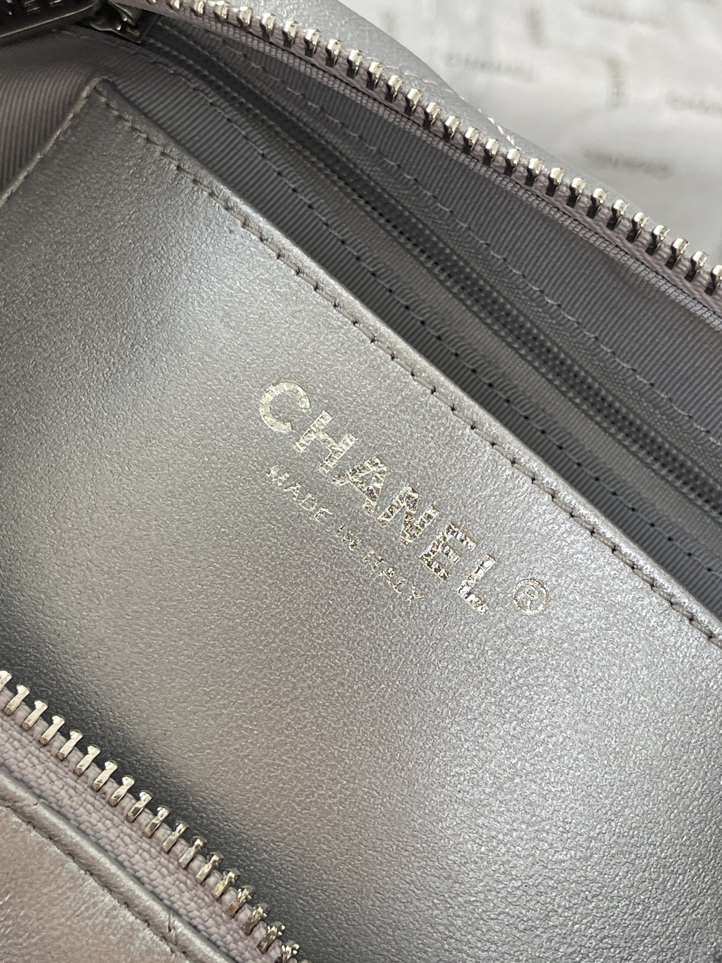 25C Multi-Pocket Hobo Bag in Metallic Silver Quilted Lambskin with Silver-Tone Hardware - Mocuir