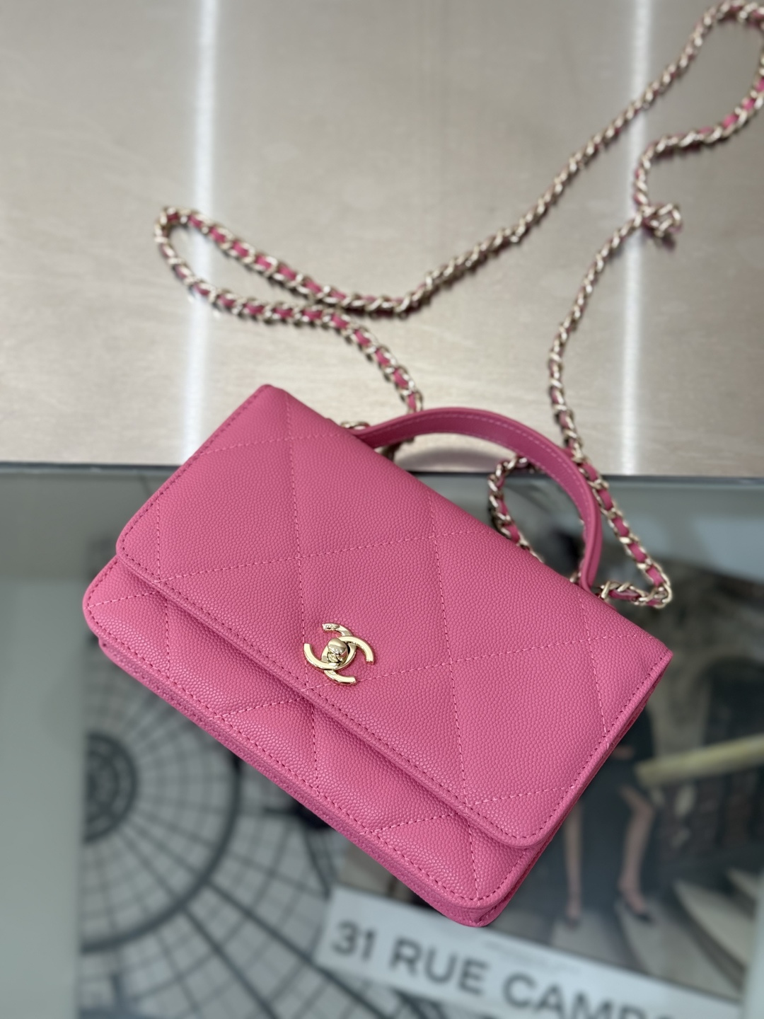 Wallet on Chain with Top Handle (AP3984) in Pink Caviar Leather with Gold-Tone Hardware, 25C Cruise Collection - Mocuir
