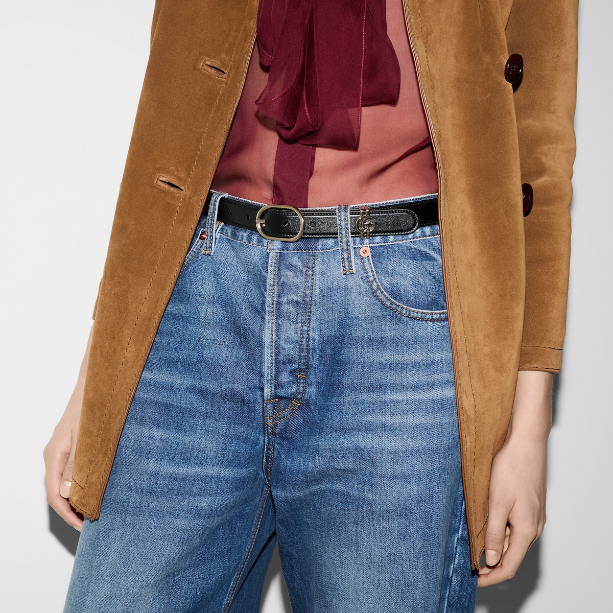 Belt with oval buckle