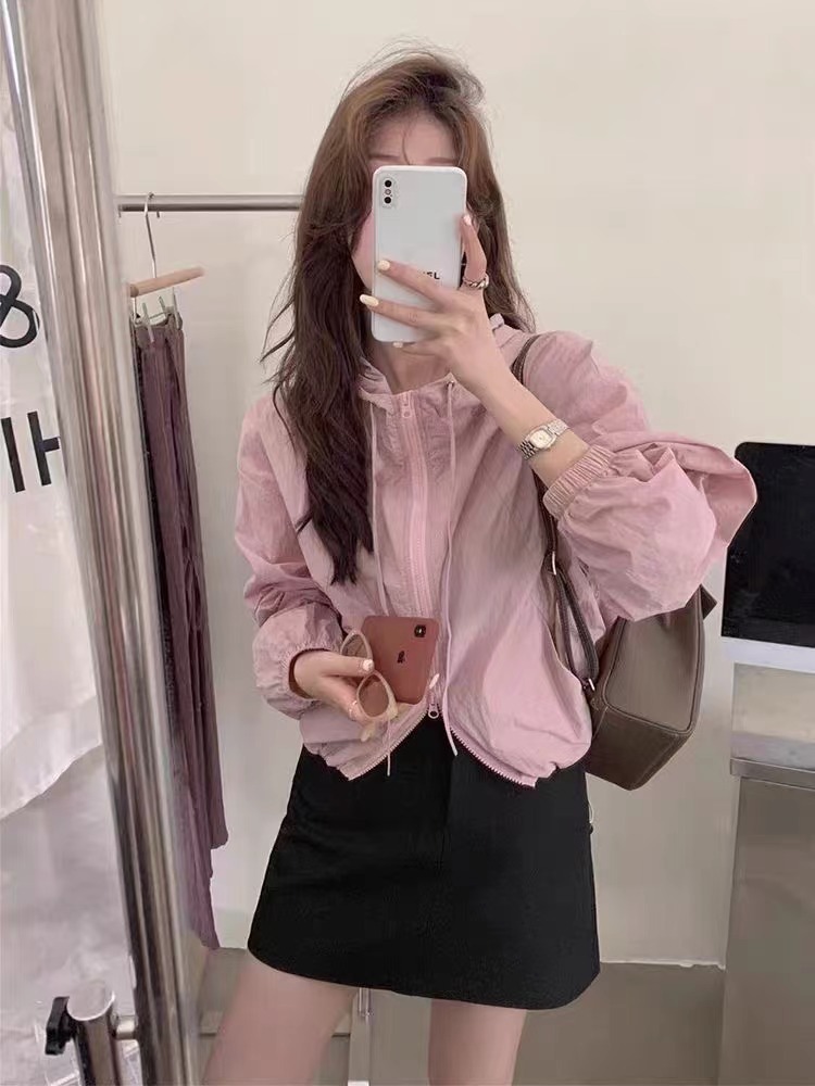 Women's short hooded sunscreen coat