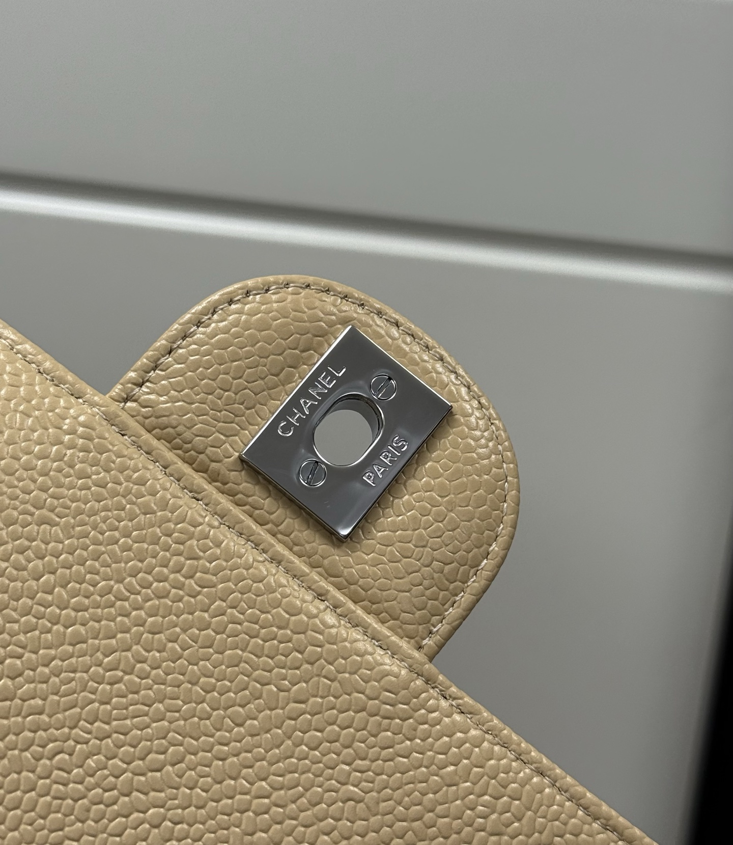 Classic Flap Bag（Off-White） - Mocuir