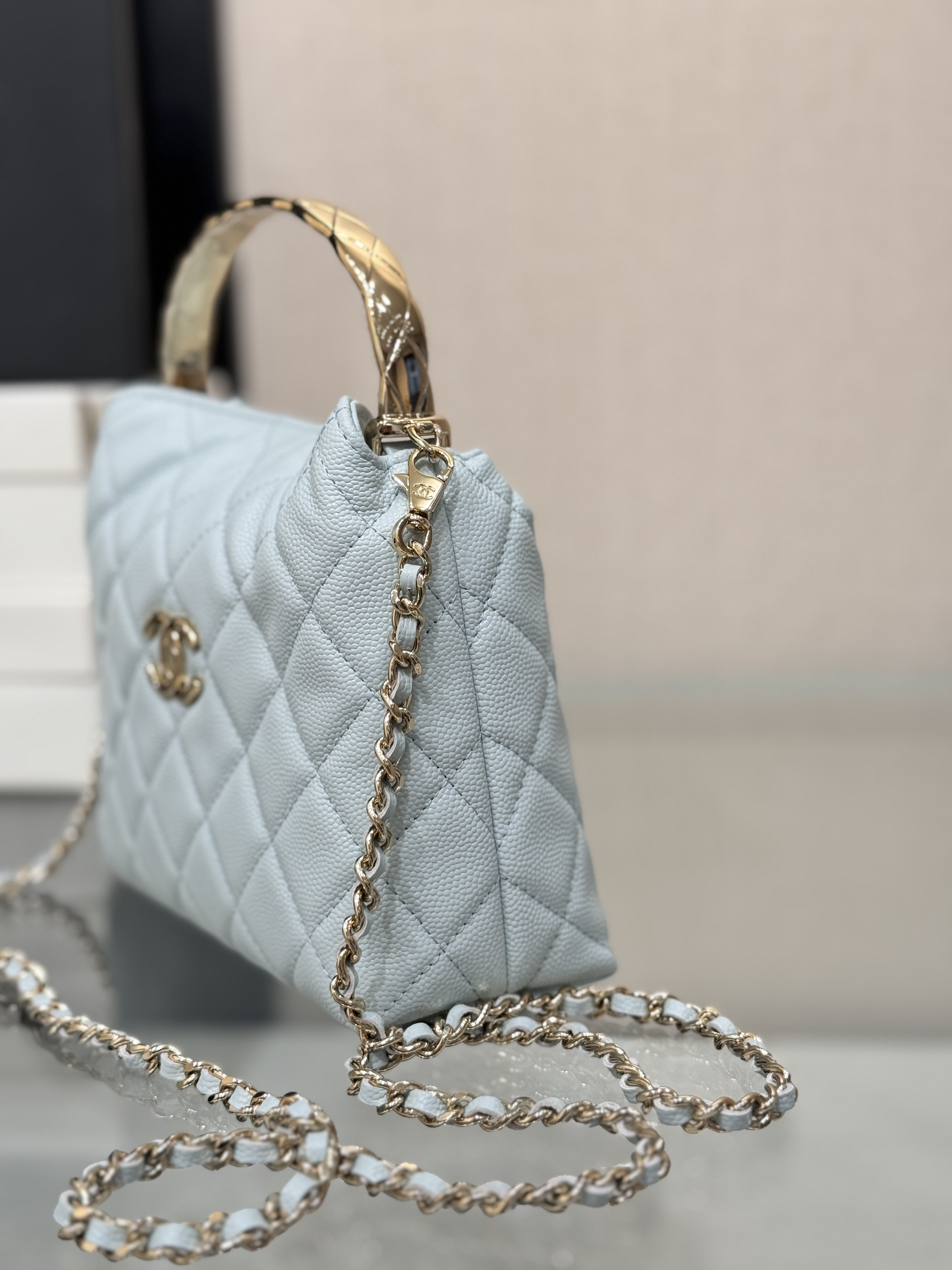 Metal Handle Bucket Bag（Light blue） - Mocuir