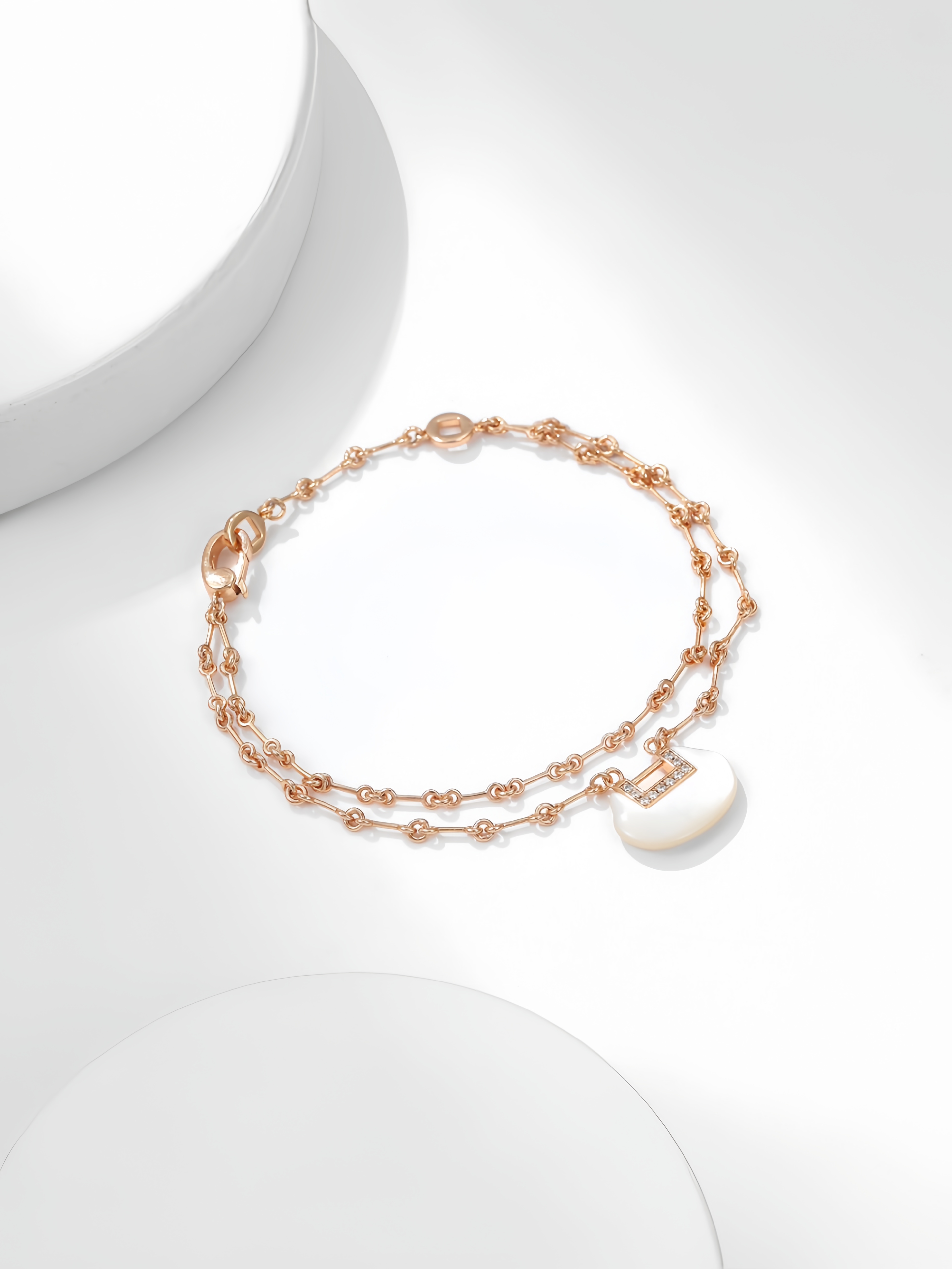White mother-of-pearl double-layer diamond-set bracelet