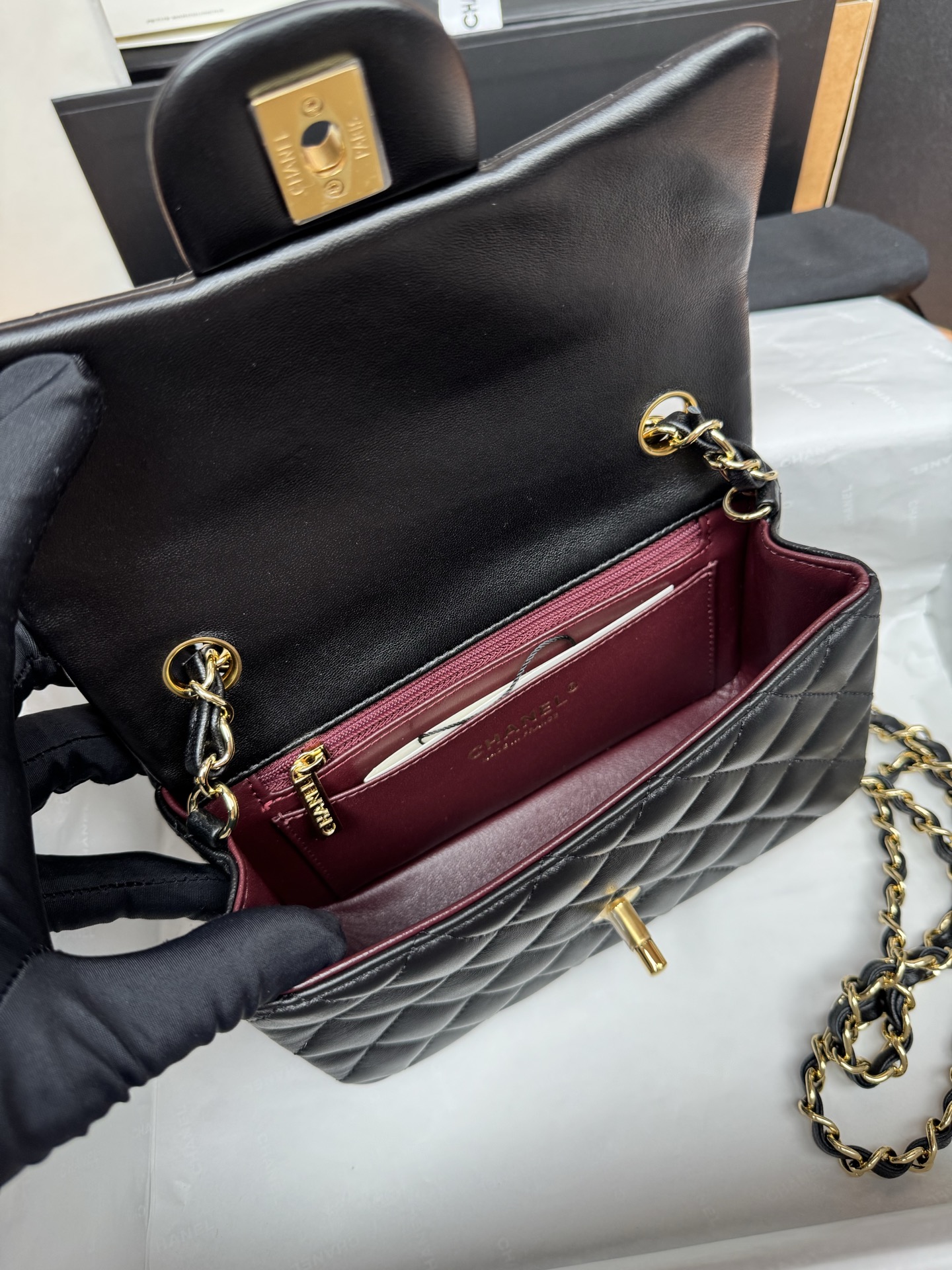 Classic Flap Mini（Gold LOGO) - Mocuir