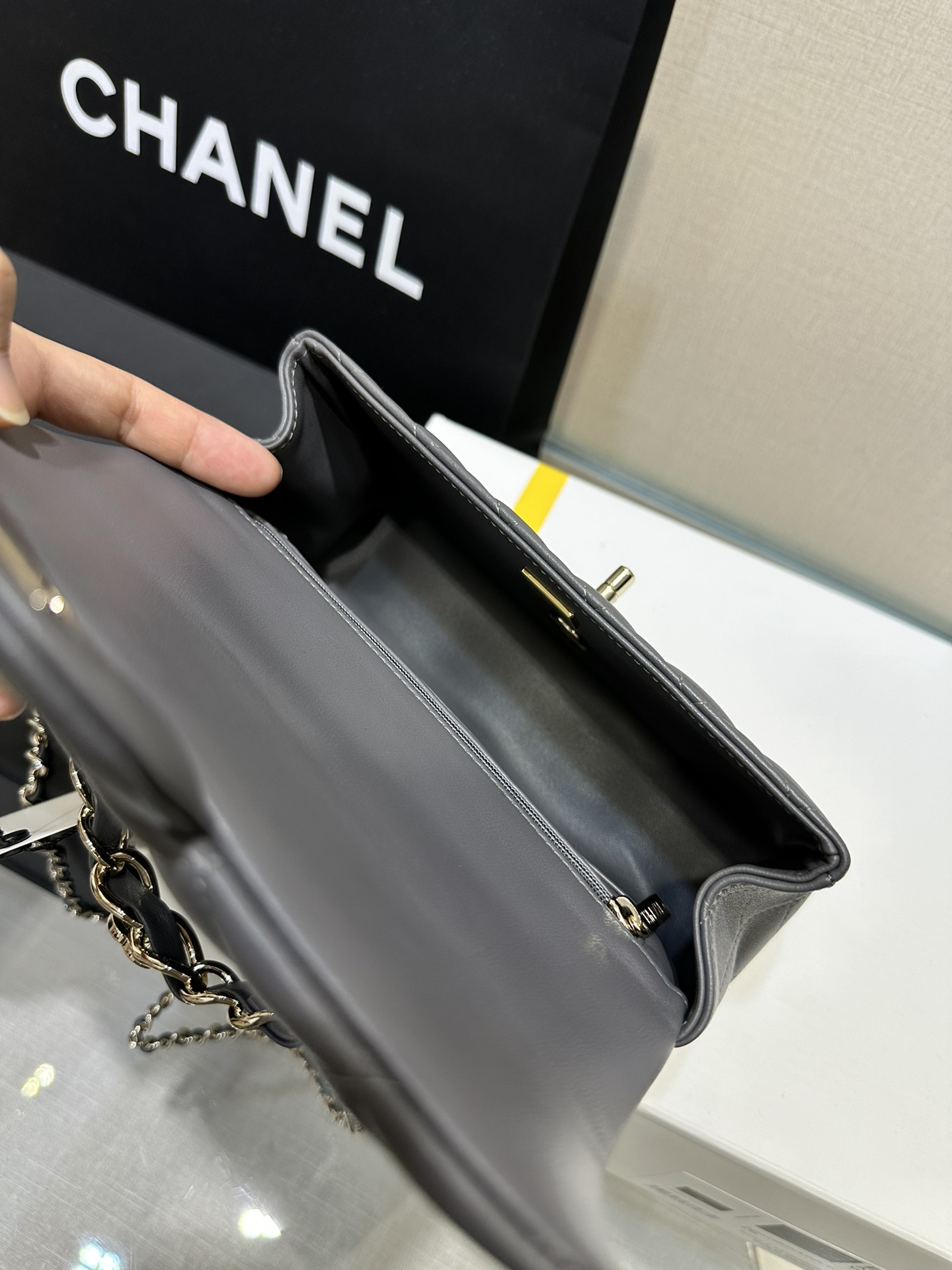 Mini Flap Bag with Top Handle（Gray） - Mocuir