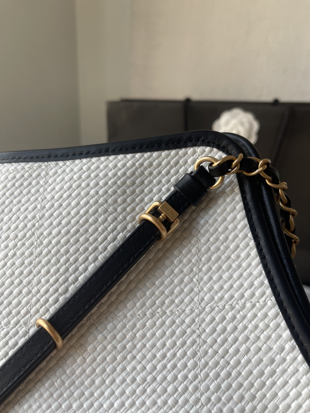 25C Woven Straw Large Tote Handbag with Black Calfskin Trim and Gold-Tone Hardware - Mocuir