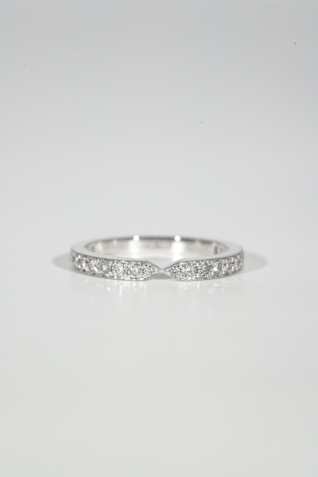 Plain Gold “Jeux de Liens” Ring