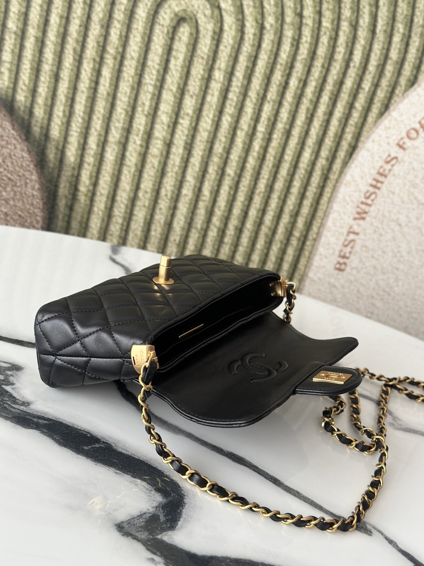 25C/26C Small Classic Flap with Top Handle - Mocuir