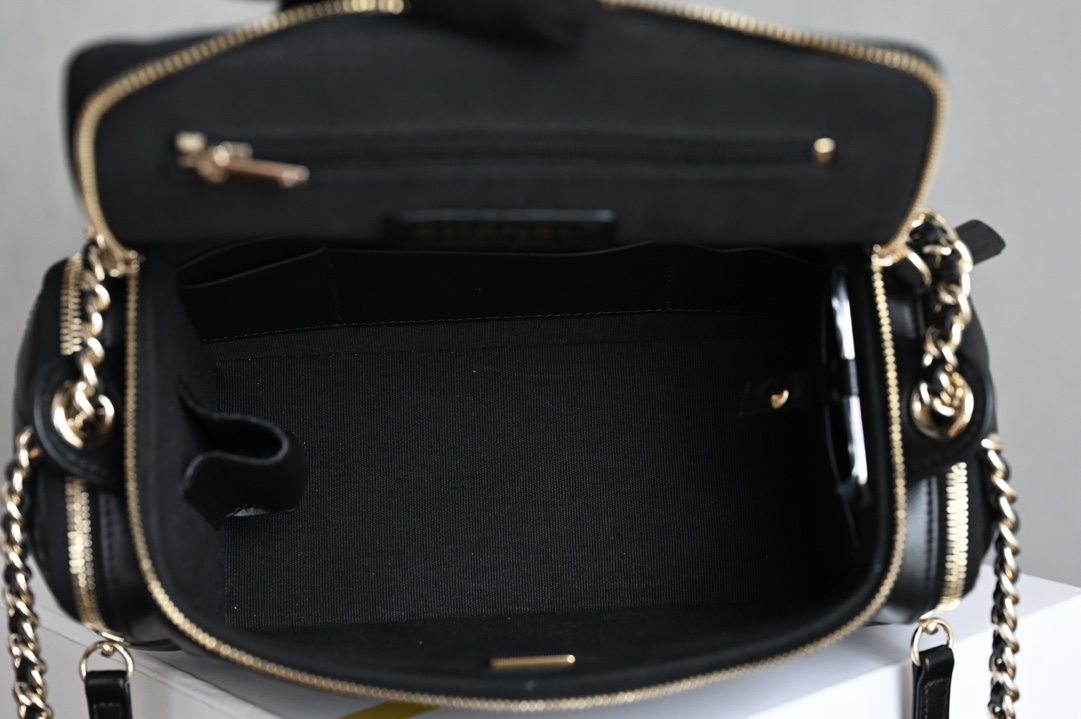 23P24C Vanity Case Shoulder Bag in Black Shiny Lambskin with Gold-Tone Hardware (Model AS3737) - Mocuir