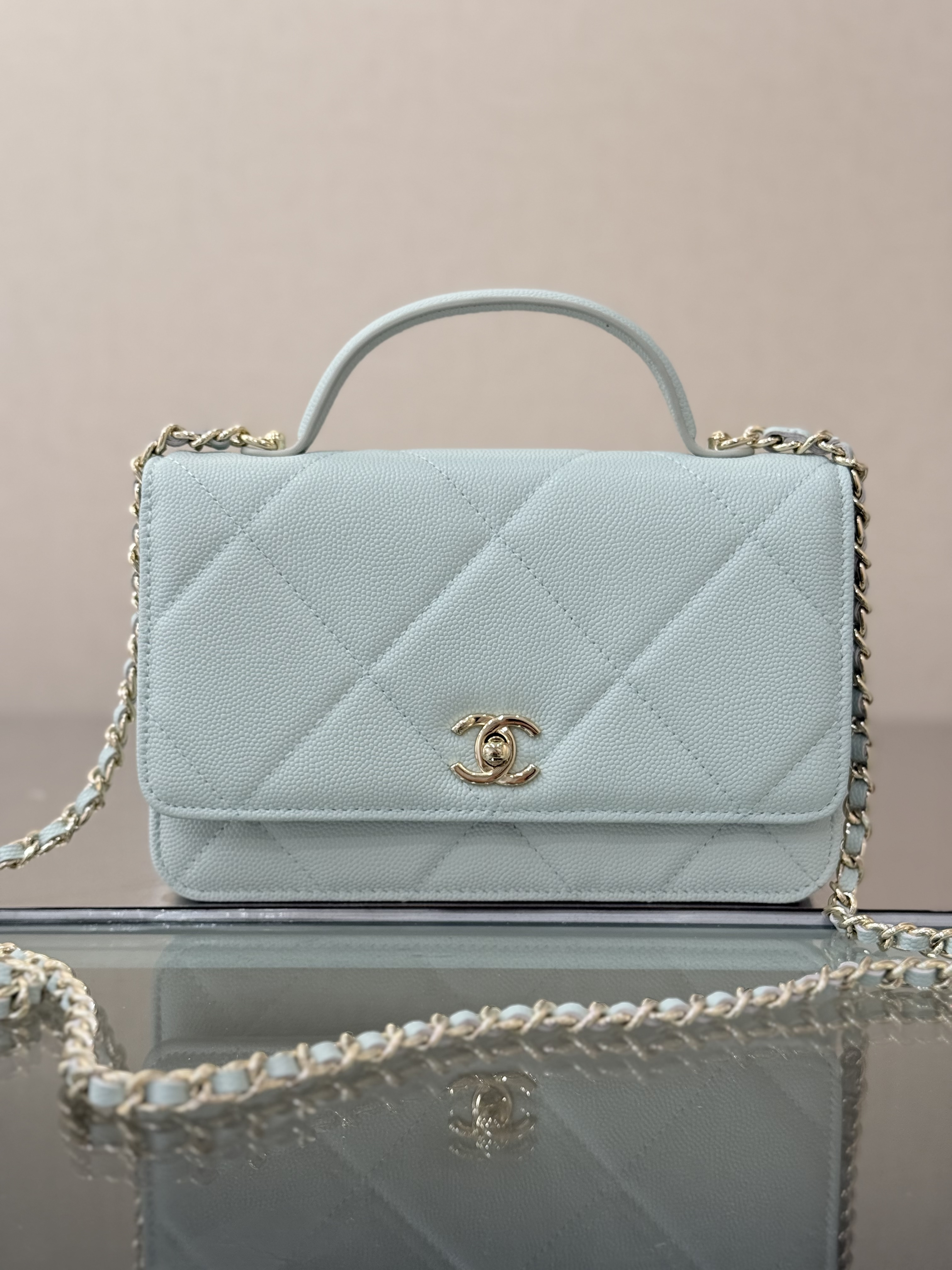 Black Quilted Caviar Calfskin Vanity Case with Top Handle and Gold-Tone Chain Strap - Mocuir